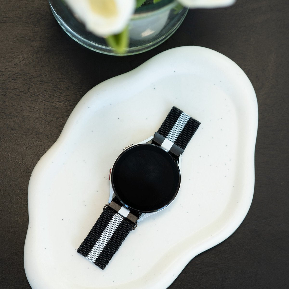 Samsung Galaxy Watch 4 40mm Milanese Strap (Black/White)