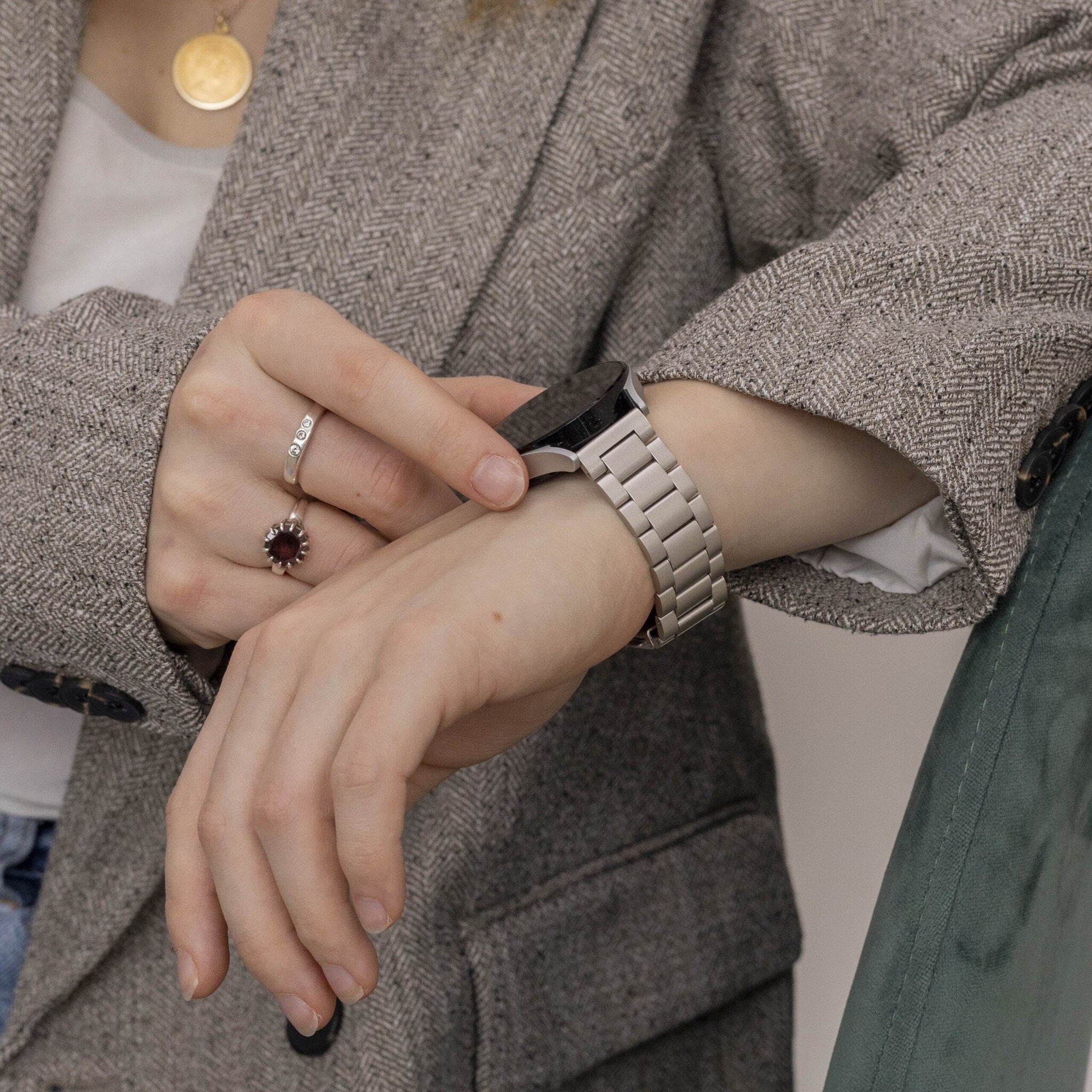 Samsung Galaxy Watch 5 - 44mm Steel Strap (Starlight)