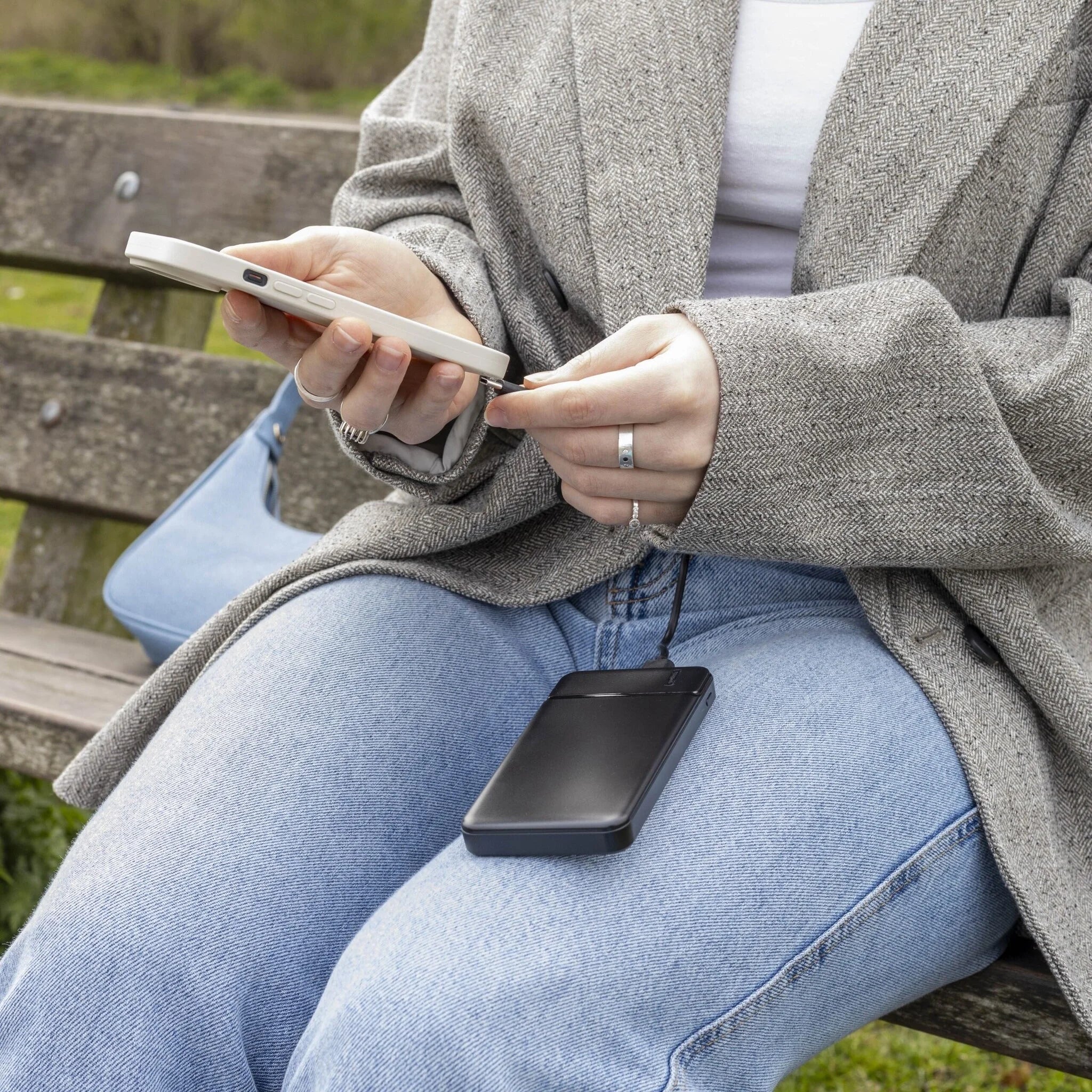 Ultrathin 10,000 mAh powerbank (black)