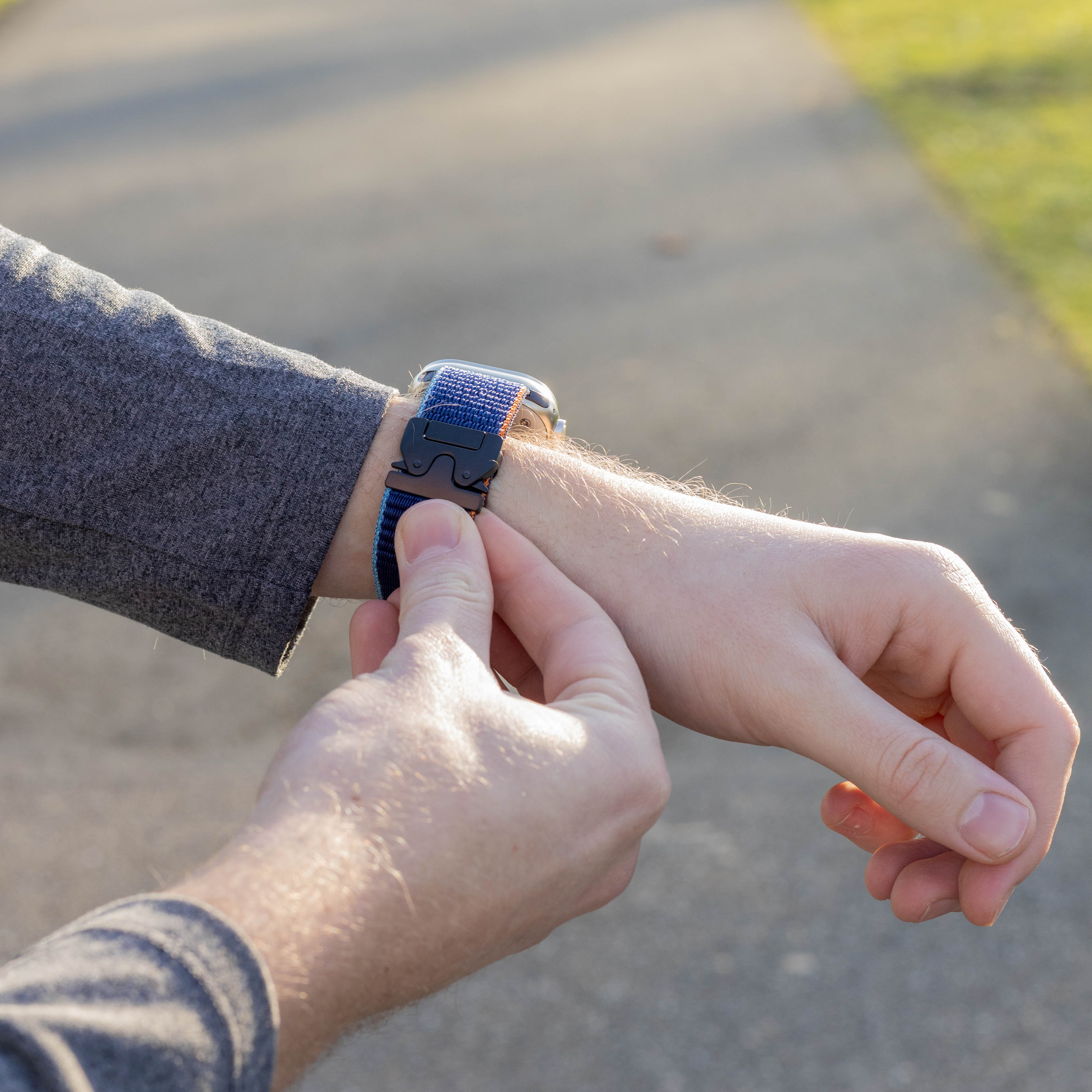 Bandz Correa nylon 'clásico' con P-buckle Apple Watch (azul oscuro)
