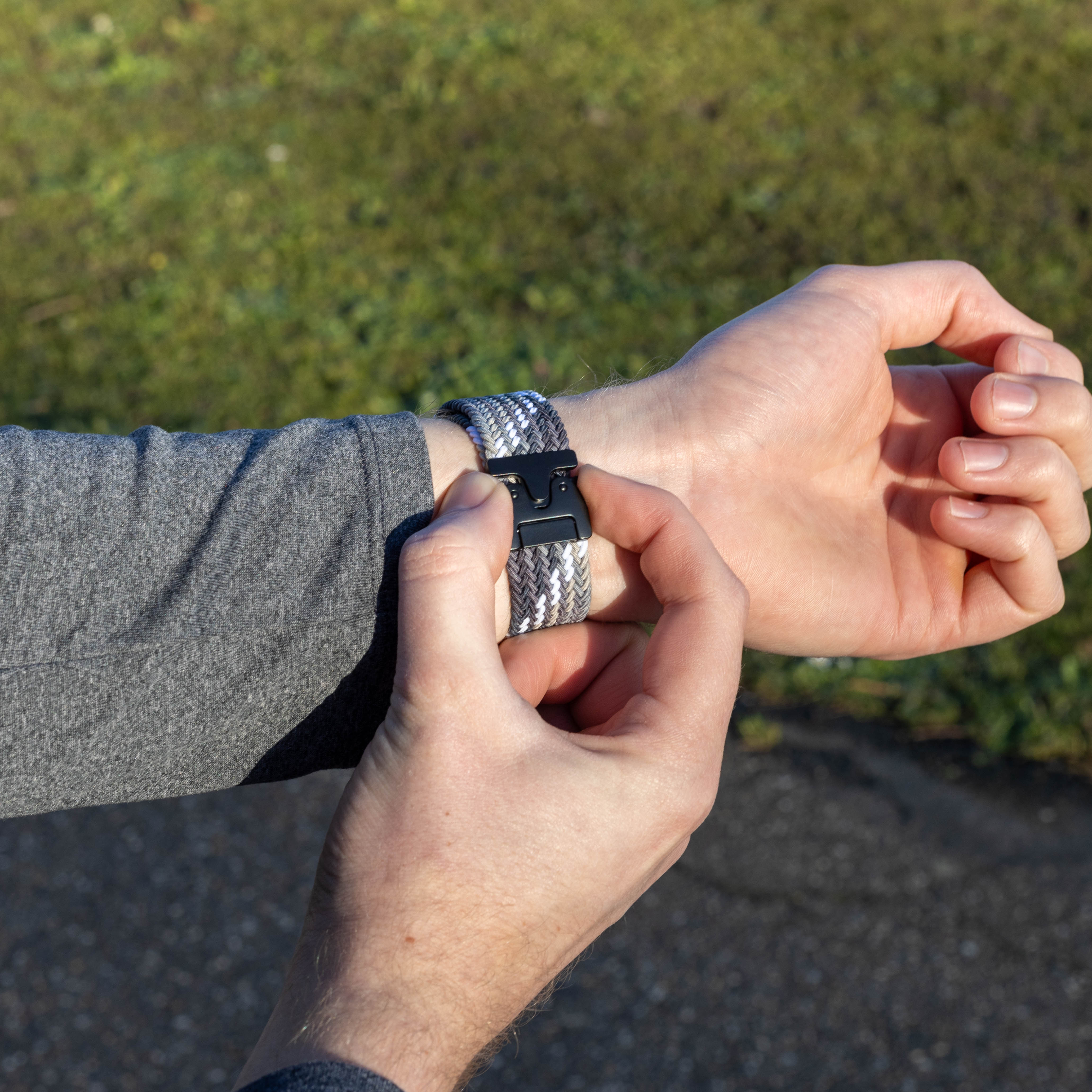 Bandz Correa nylon trenzada con P-buckle Apple Watch (mandala negra)