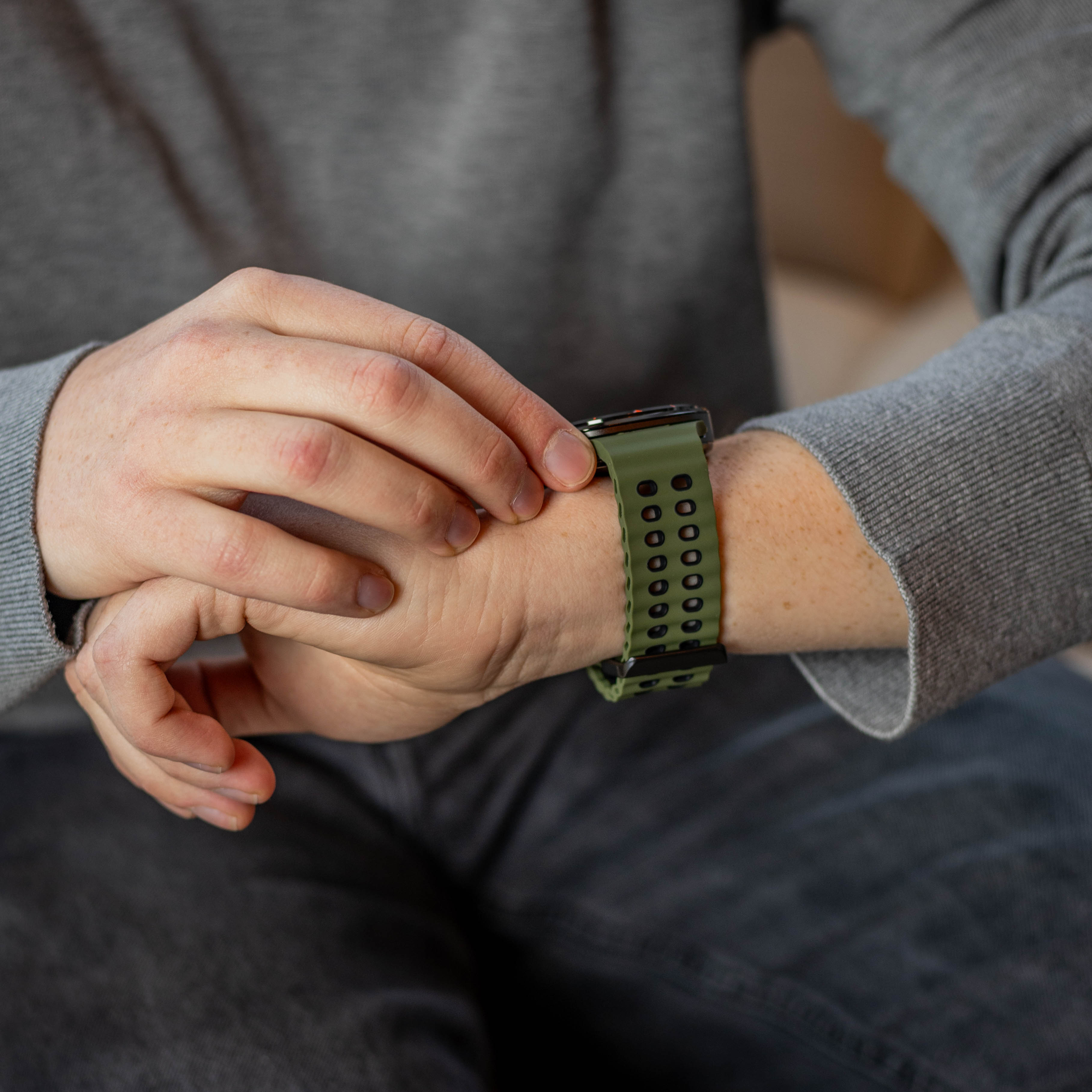 Samsung Galaxy Watch Ultra Wave Silicone Strap (Green/Black)