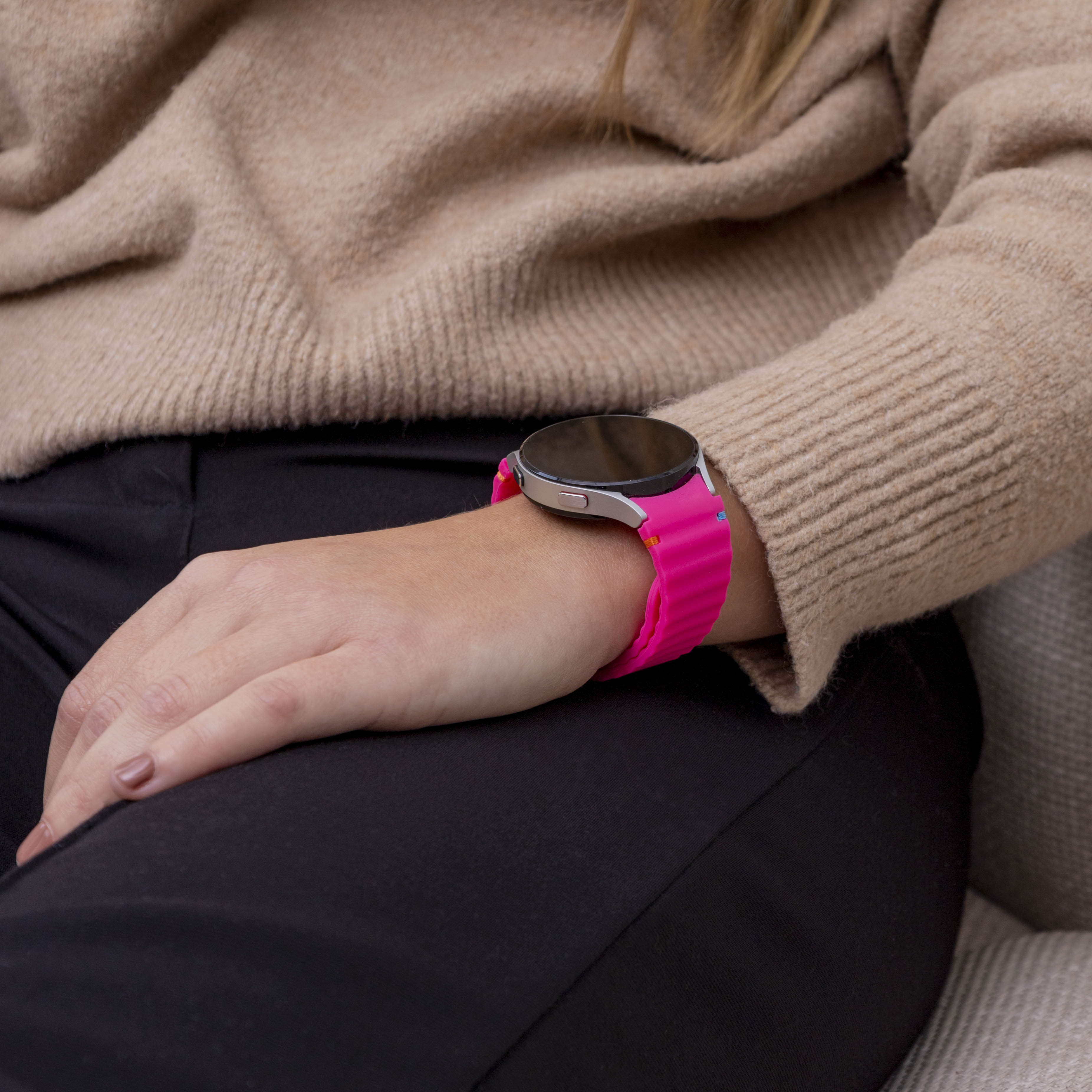 Samsung Galaxy Watch 7 - 44mm Wave Strap (Bright Pink)