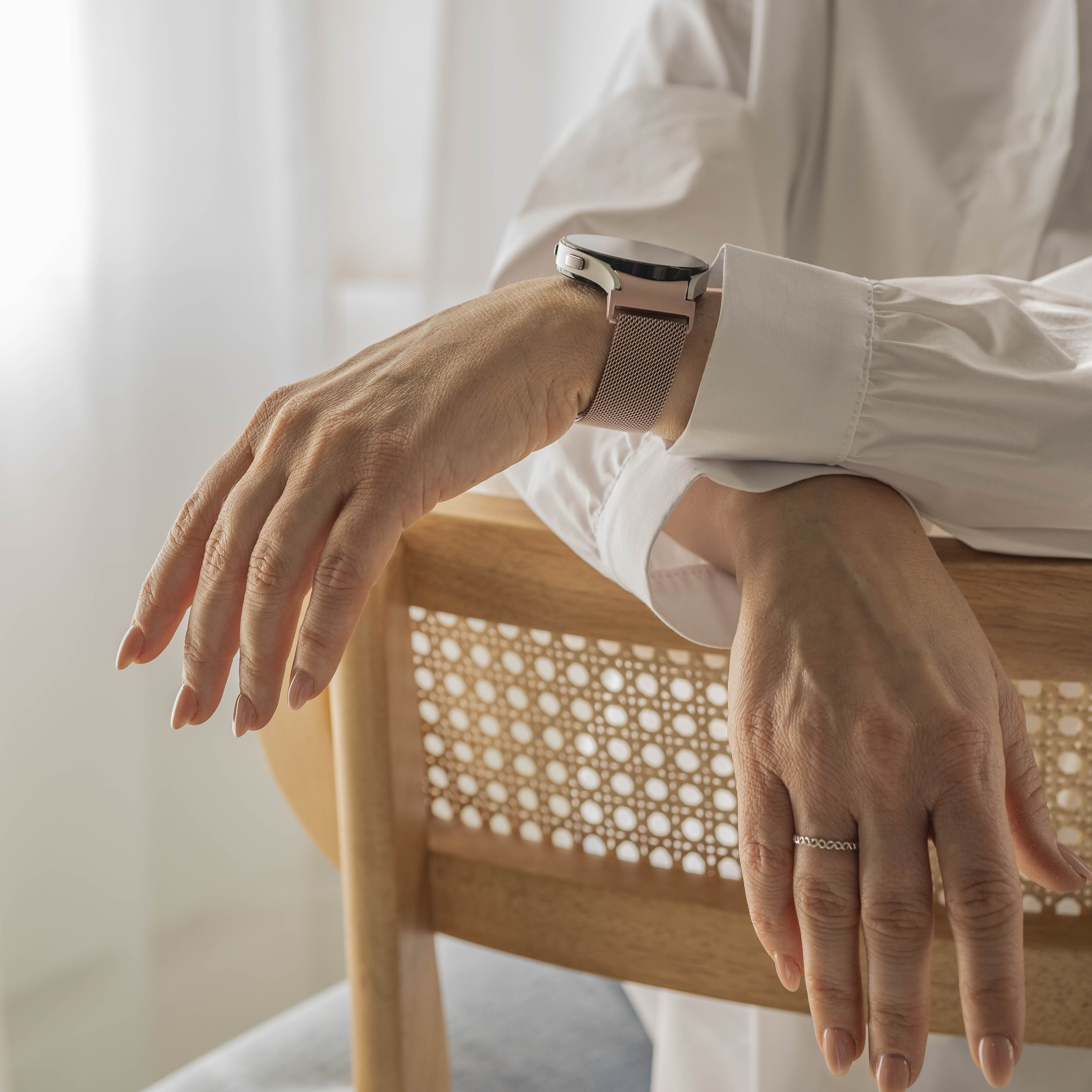 Samsung Galaxy Watch FE 'One push' Milanese Strap (Pink)