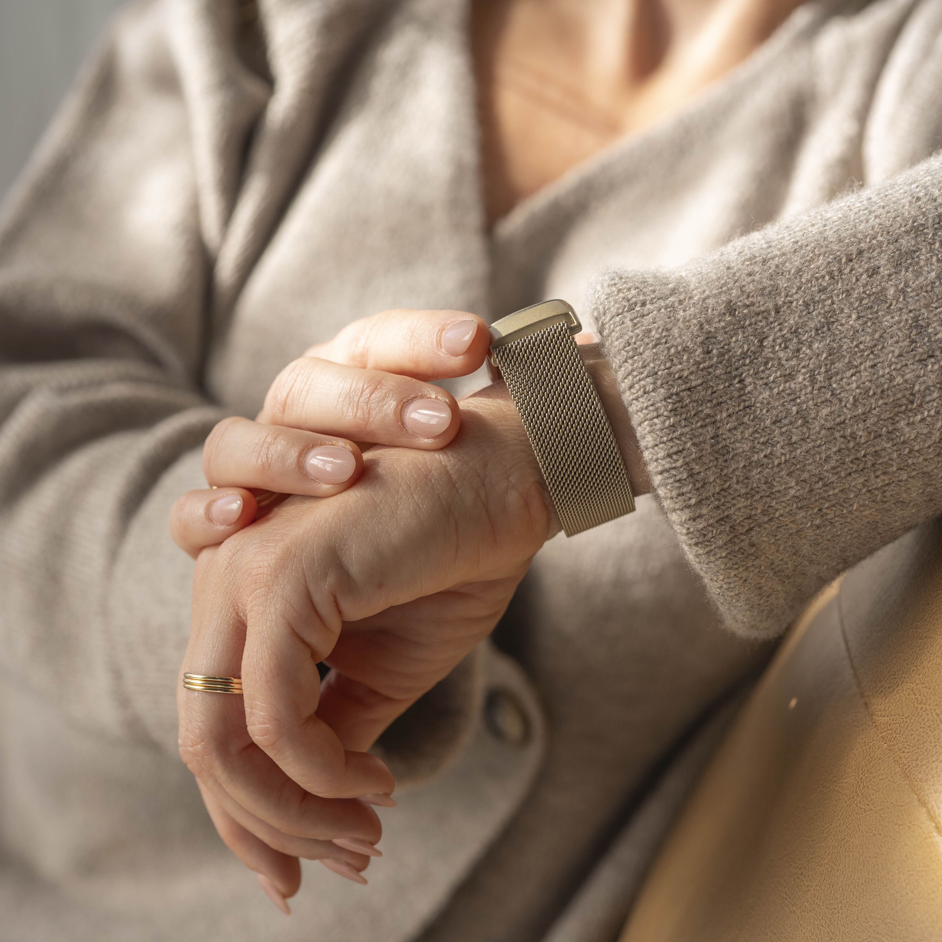 Fitbit Charge 6 Milanese Strap (Champagne)