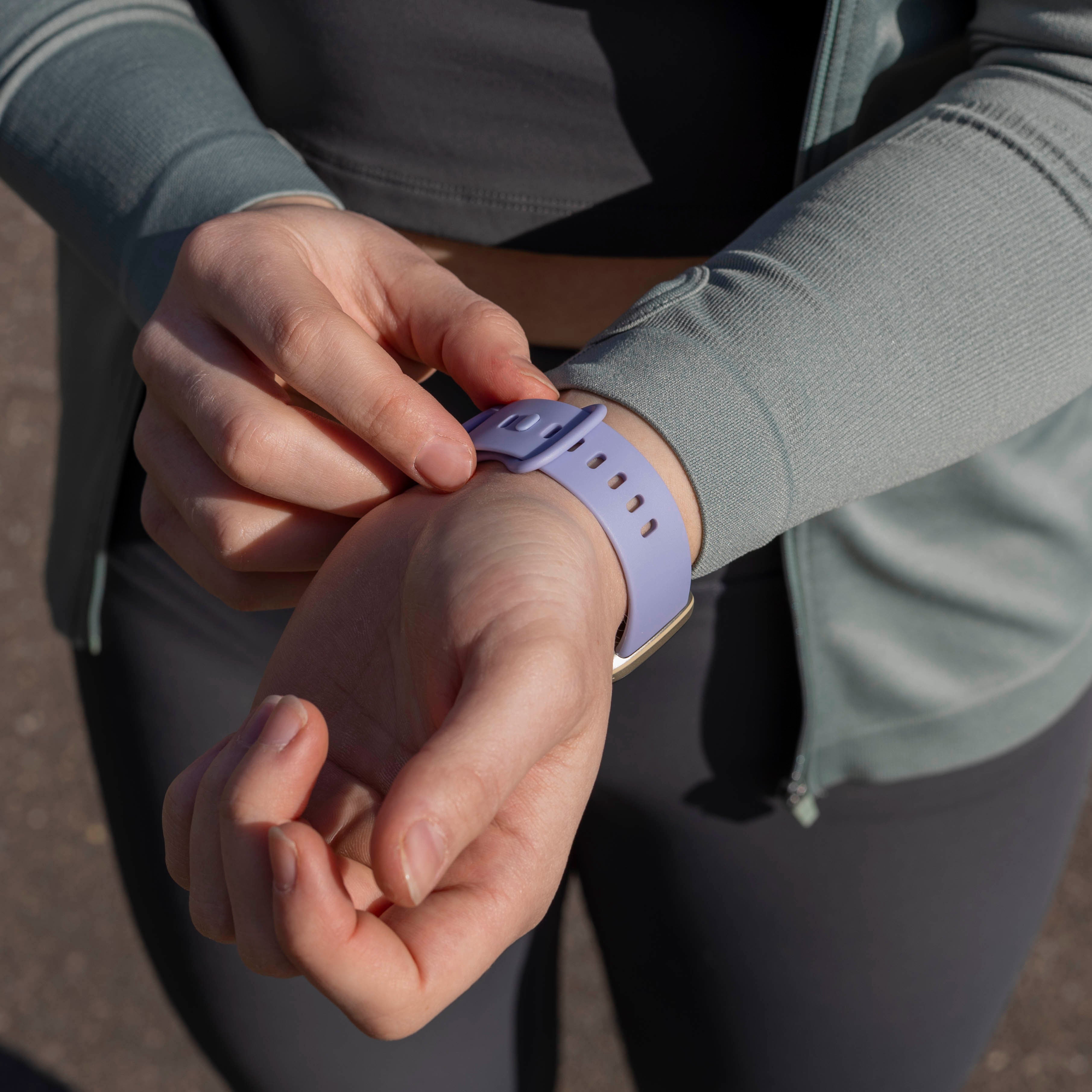 Correa silicona clásica Fitbit Versa 3 (lavanda)