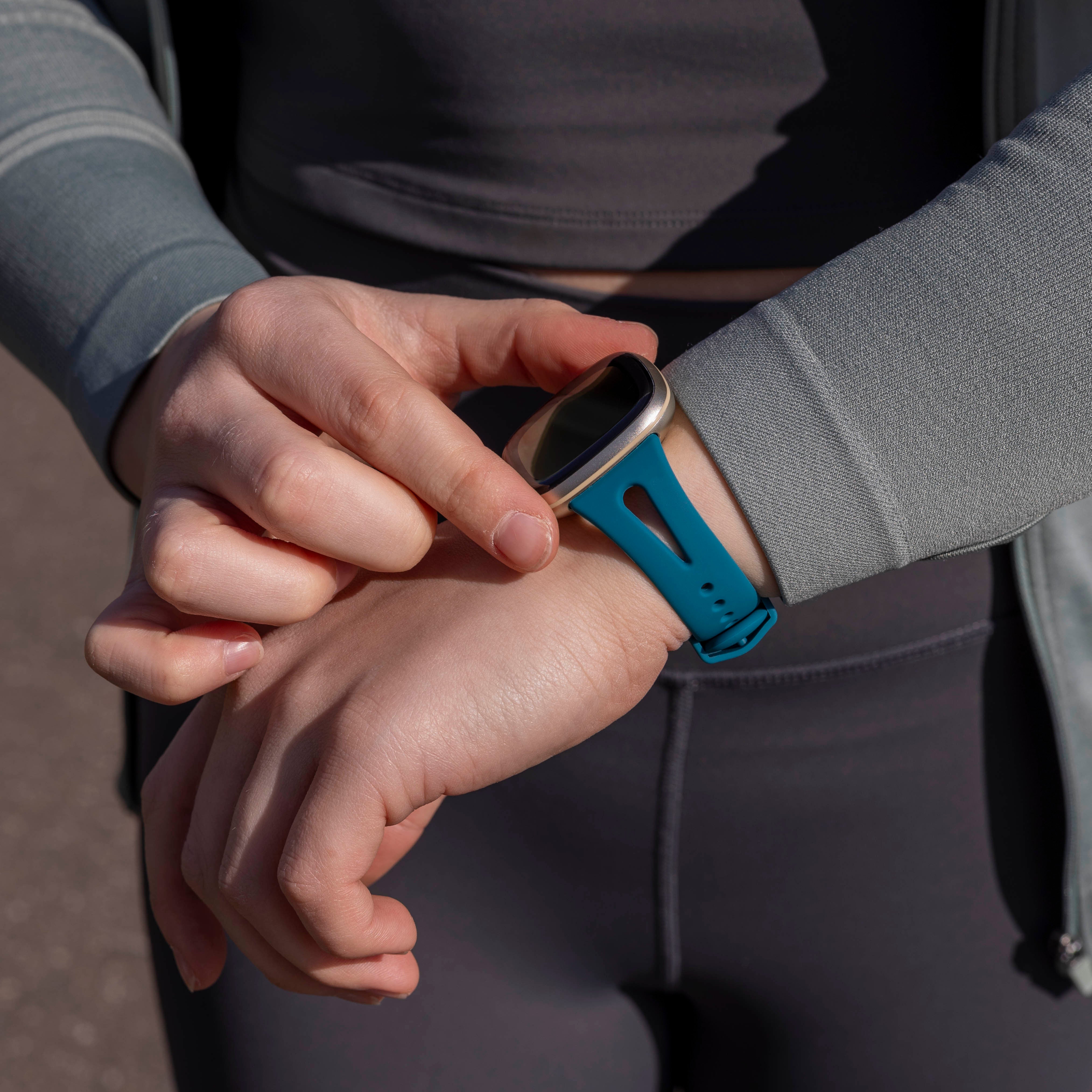 Fitbit Versa 3 Luxury Silicone Strap (Greenblue)