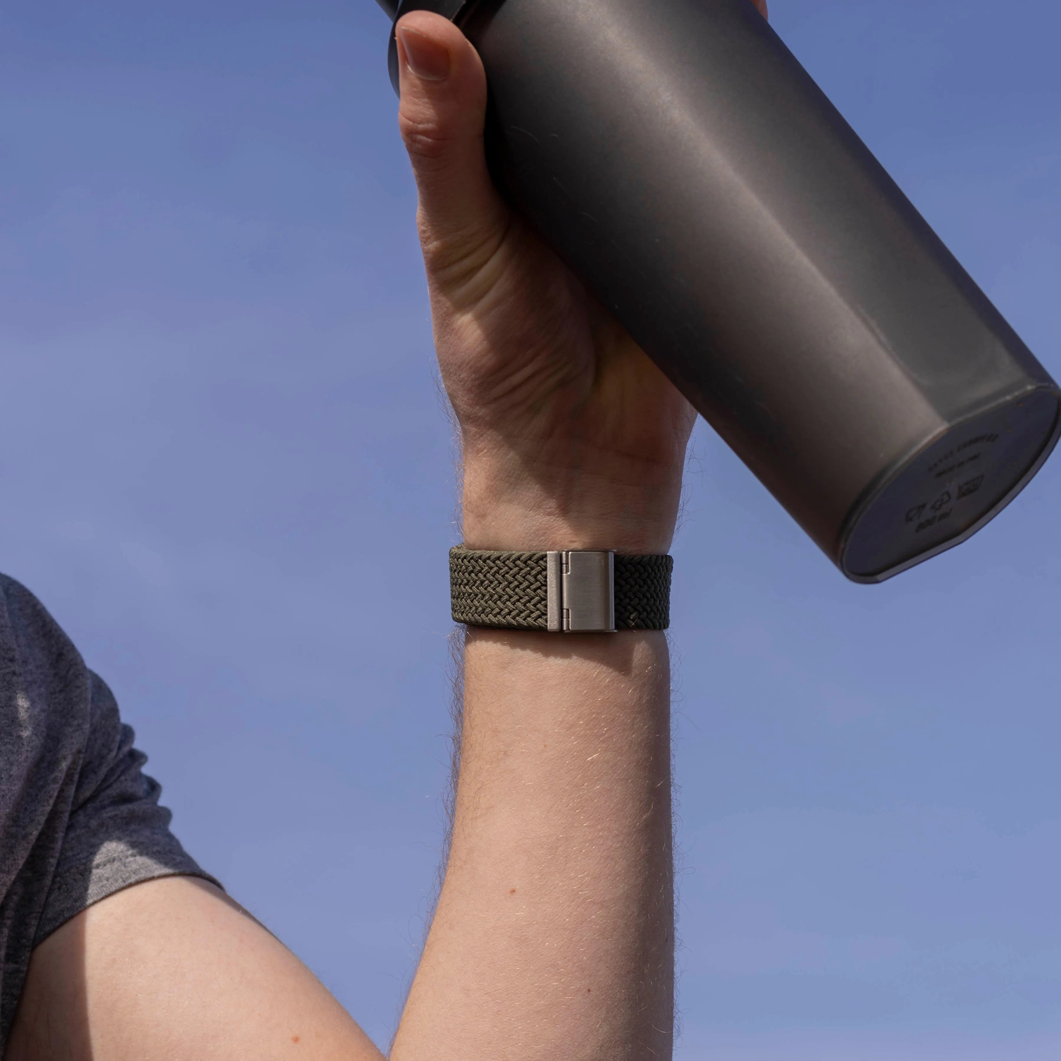 Correa trenzada ajustable Fitbit Sense (verde oliva)