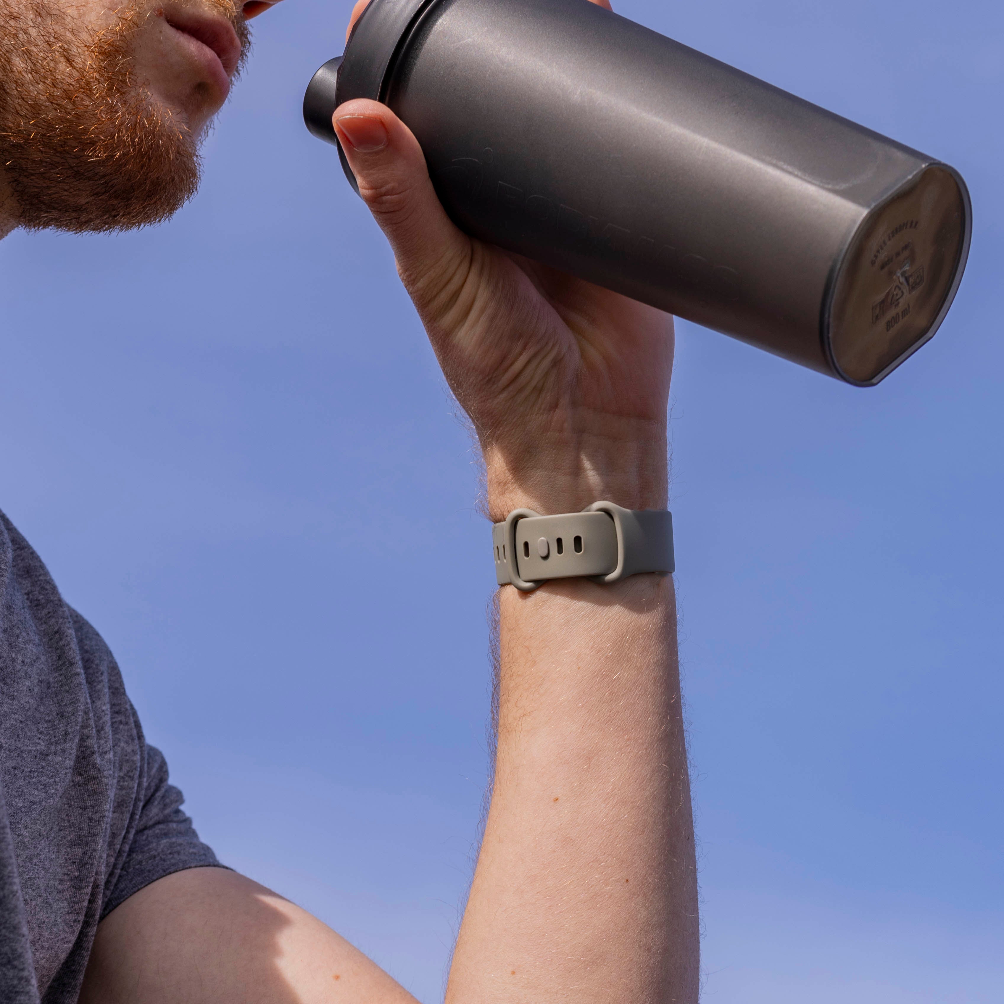 Correa silicona clásica Fitbit Sense (gris)