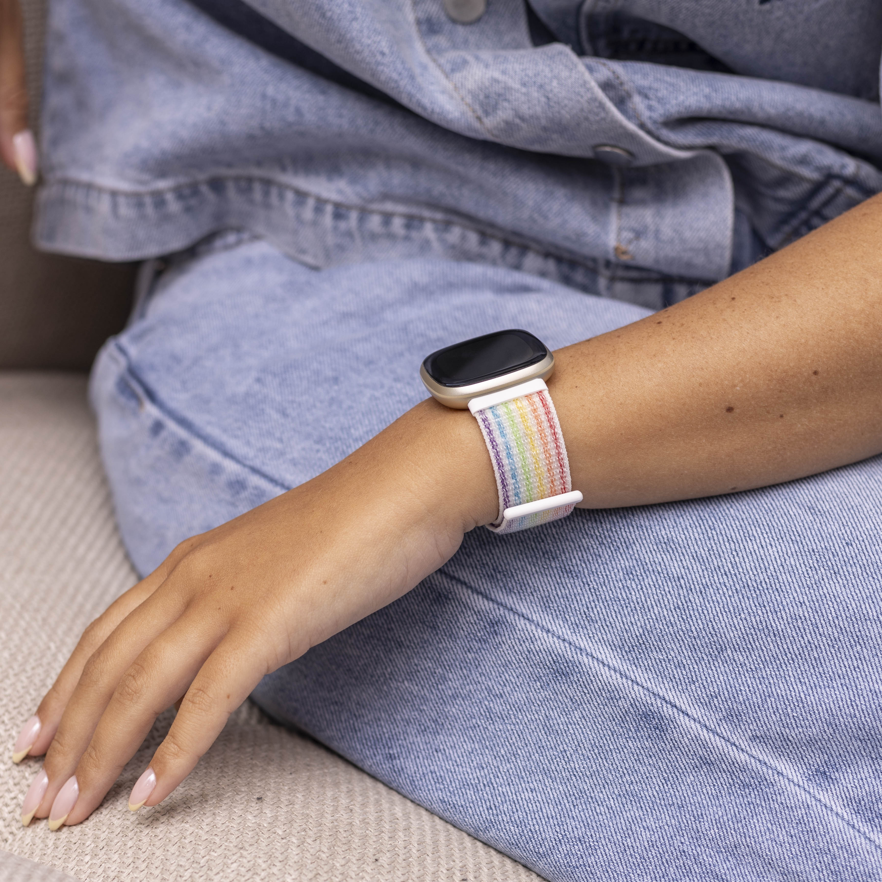Correa nylon Fitbit Sense (arcoíris claro)
