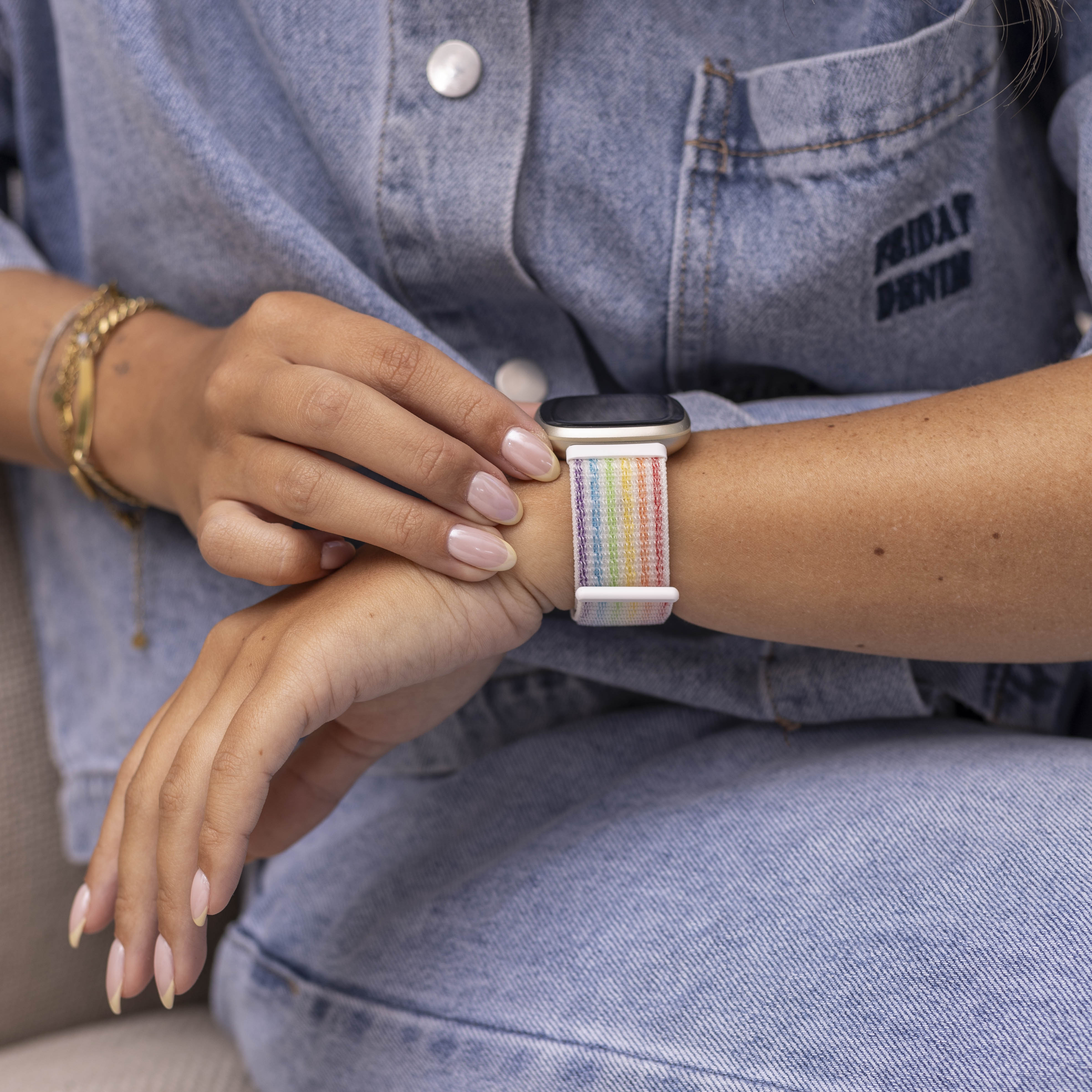 Correa nylon Fitbit Sense (arcoíris claro)