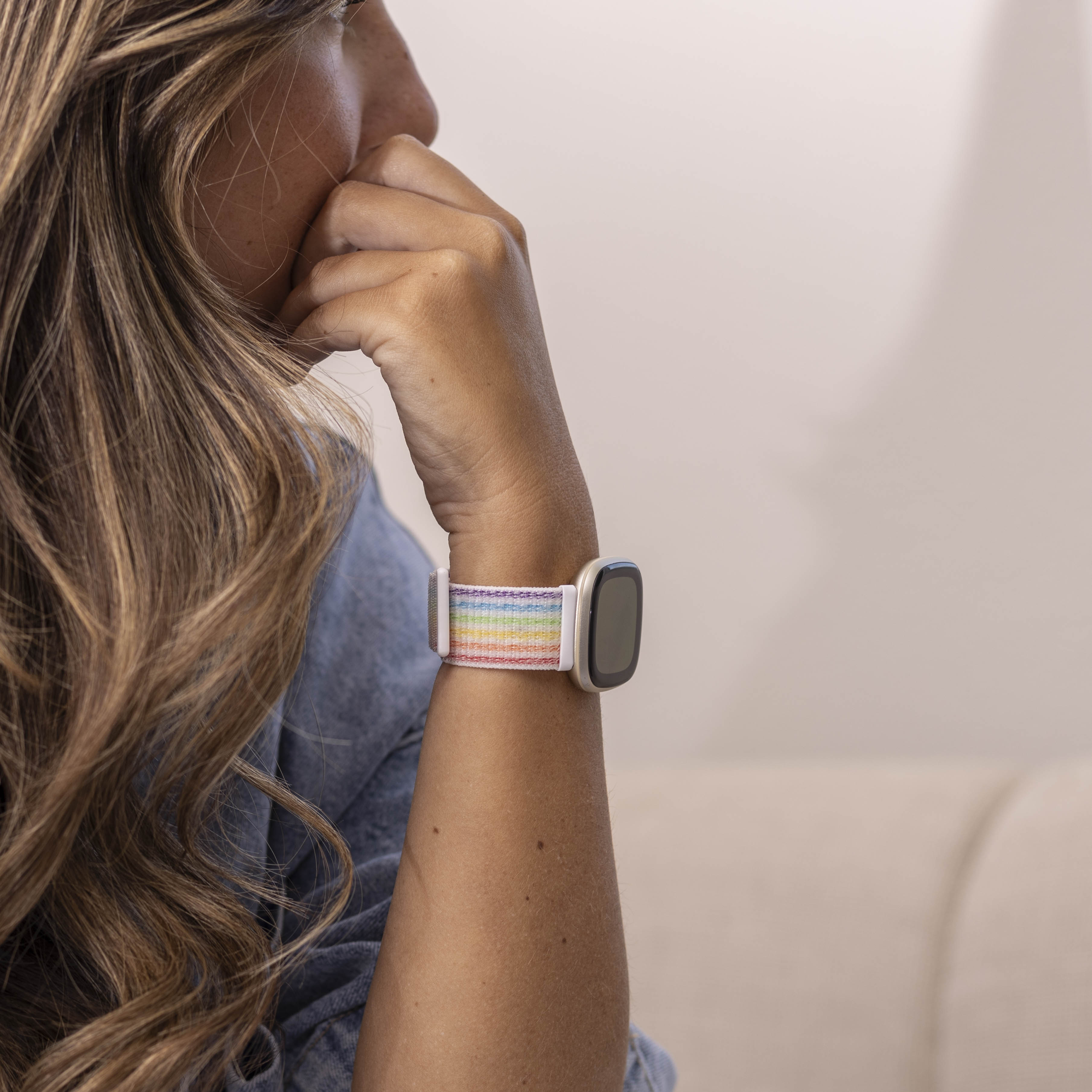 Correa nylon Fitbit Sense (arcoíris claro)