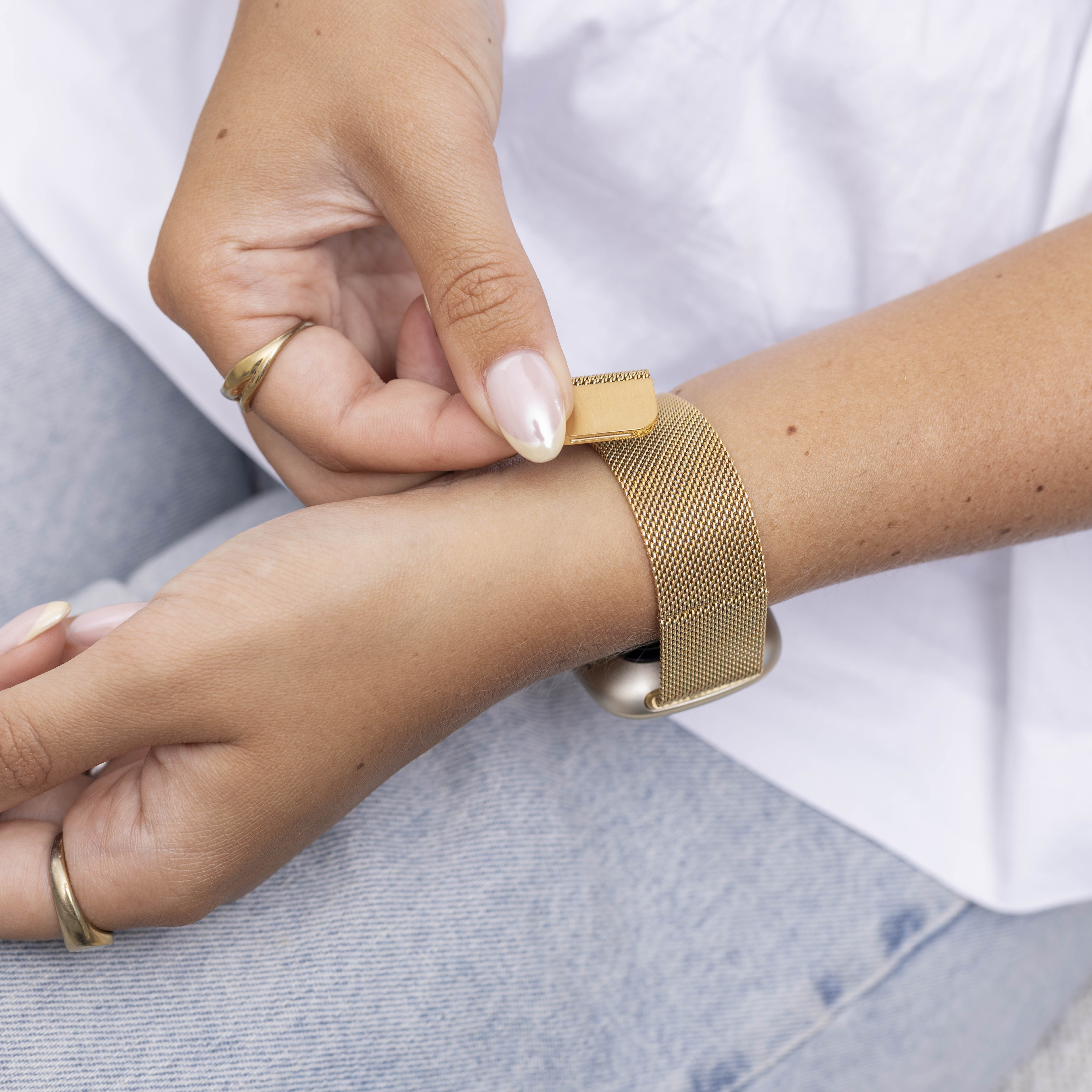 Correa milanesa Fitbit Versa 3 (dorado)