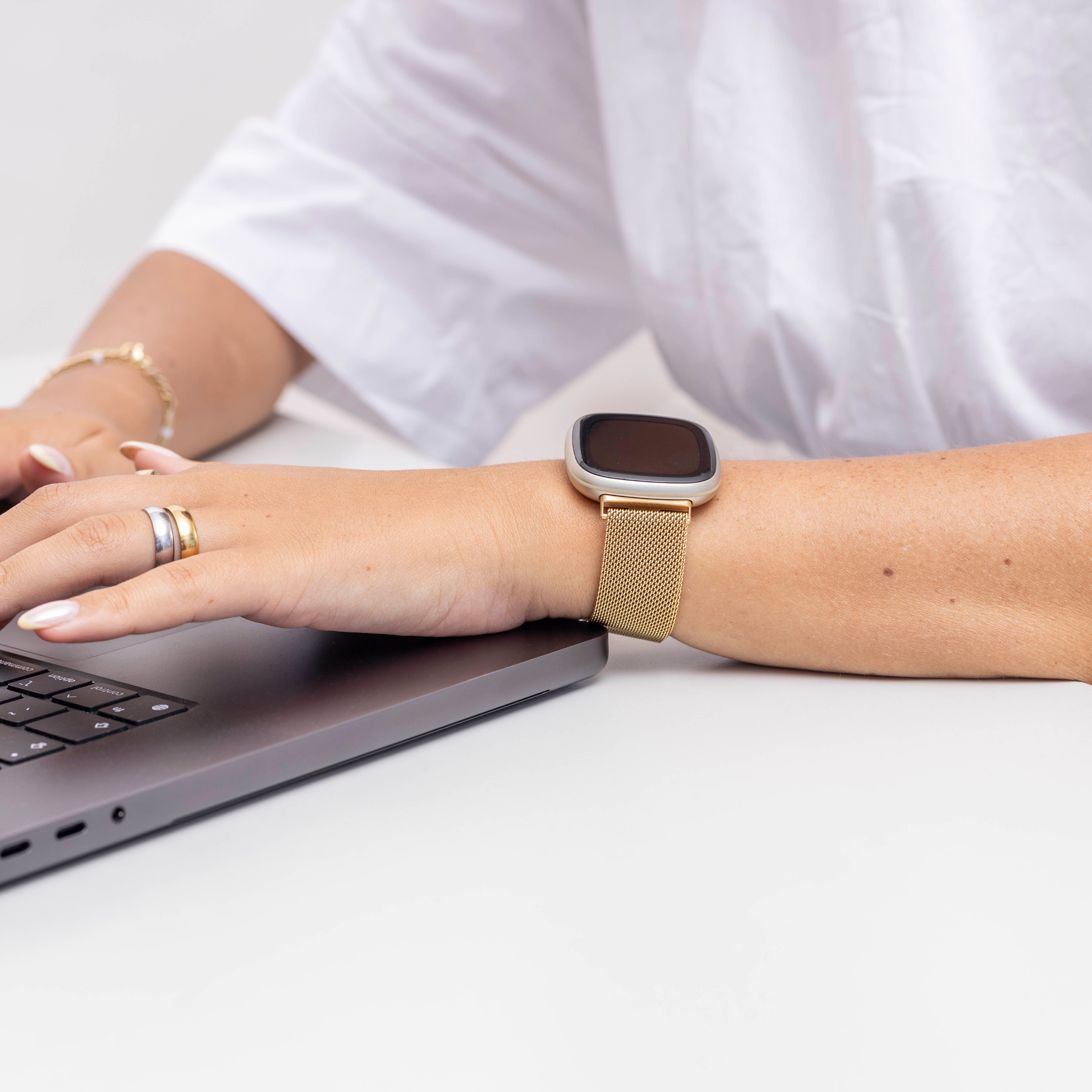 Correa milanesa Fitbit Versa 3 (dorado)