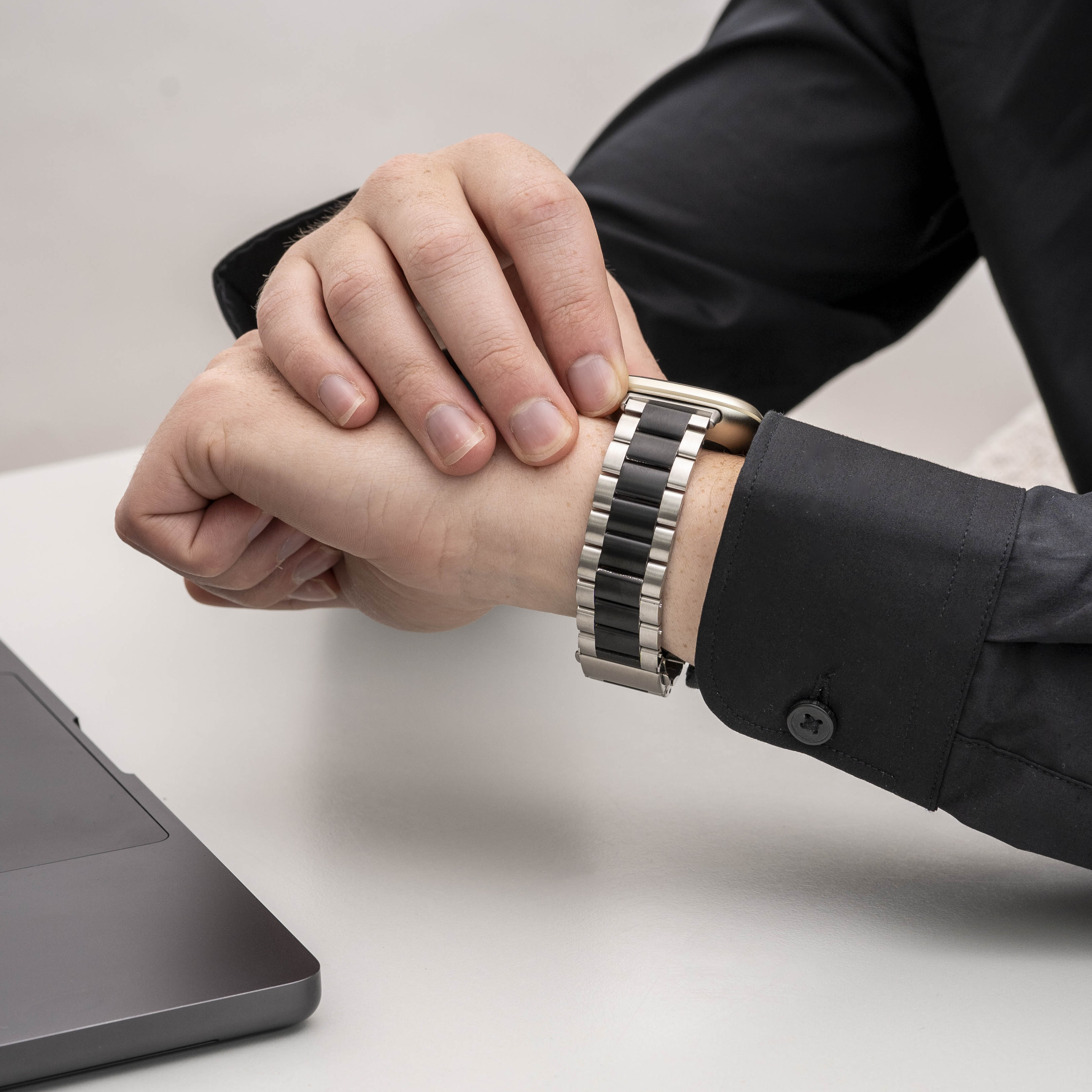 Correa Fitbit Sense Link (plata/negro)