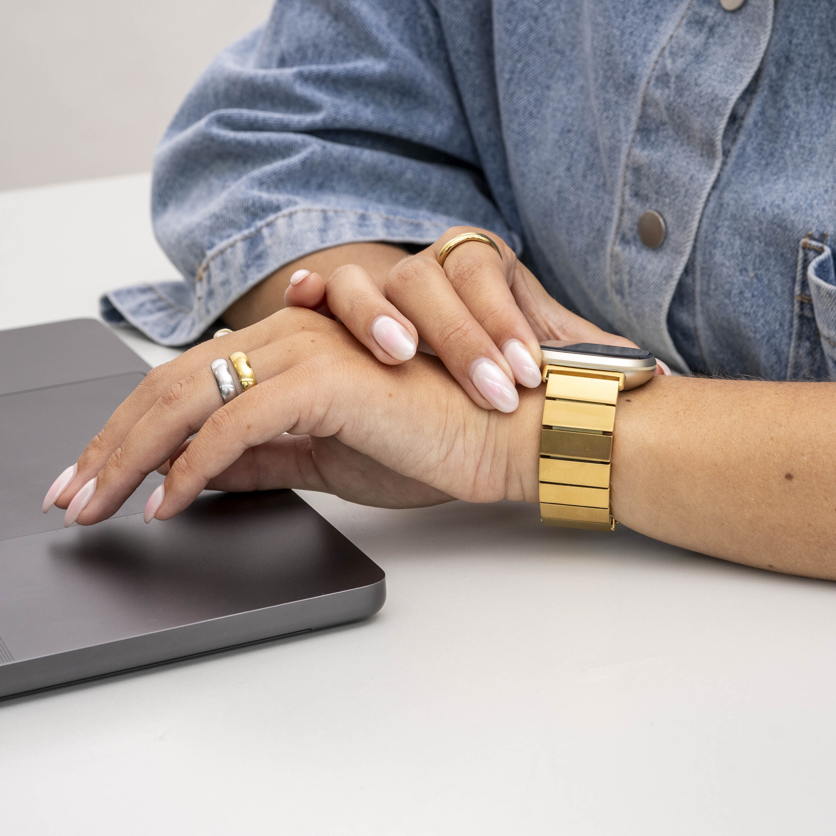 Correa metal Fitbit Versa 3 (dorado)