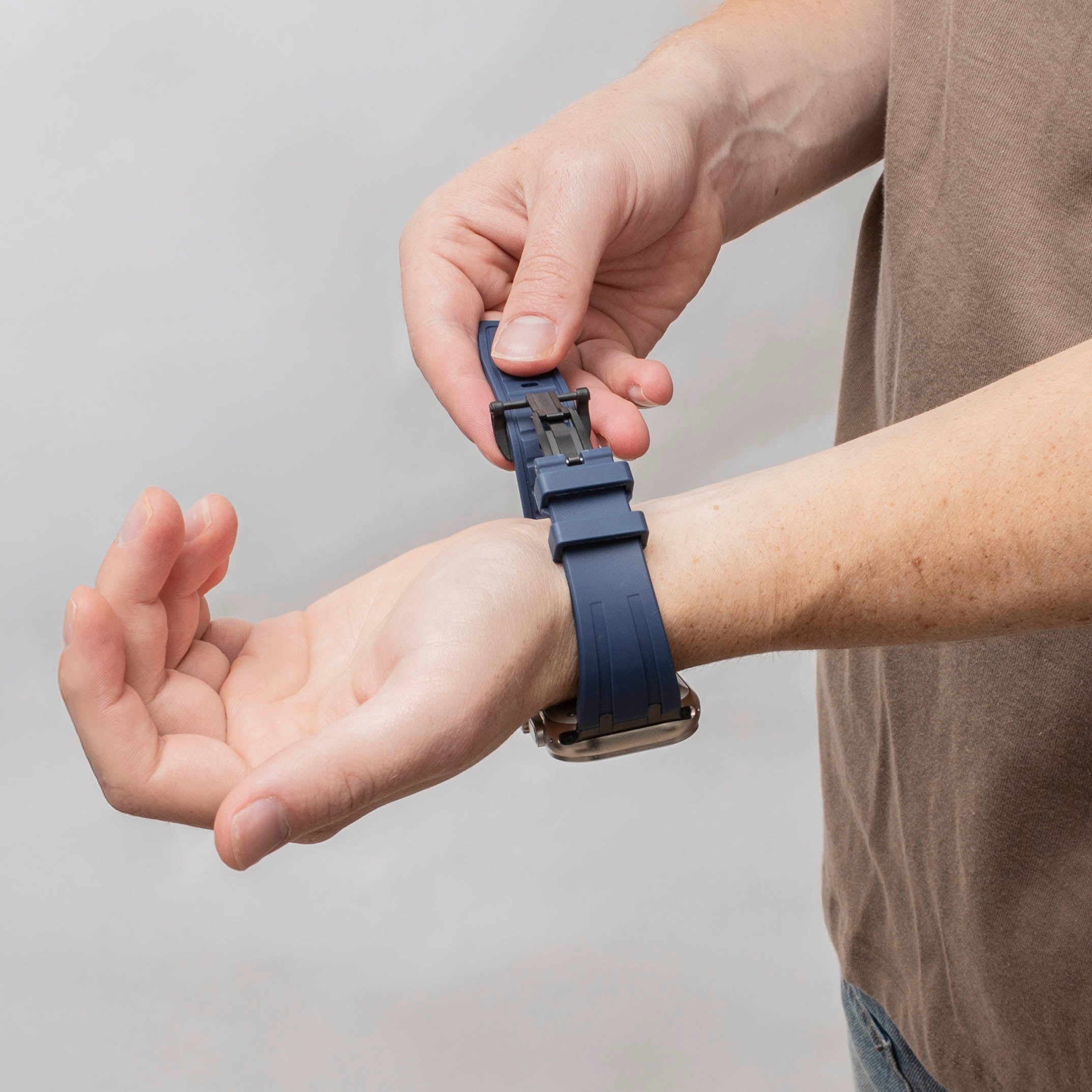 Bandz Correa silicona 'Luxe Liqiud' Apple Watch (azul con negro)