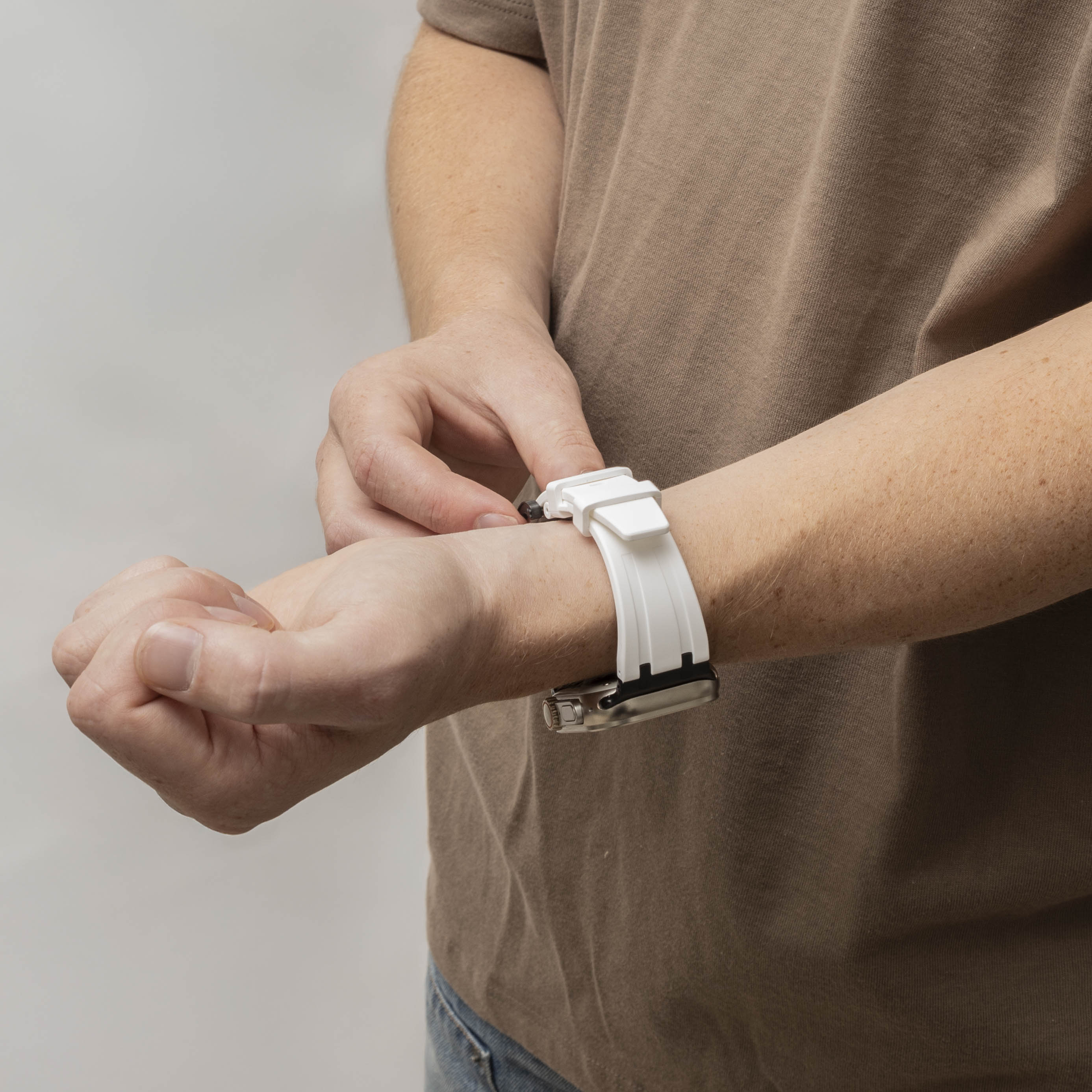 Bandz Correa silicona 'Luxe Liqiud' Apple Watch (blanco con negro)