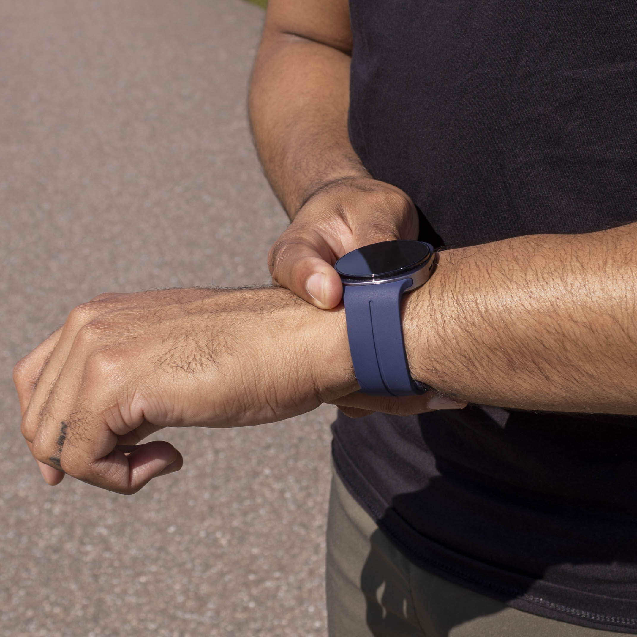 Correa silicona con hebilla Samsung Galaxy Watch 8 - 44mm (azul oscuro)