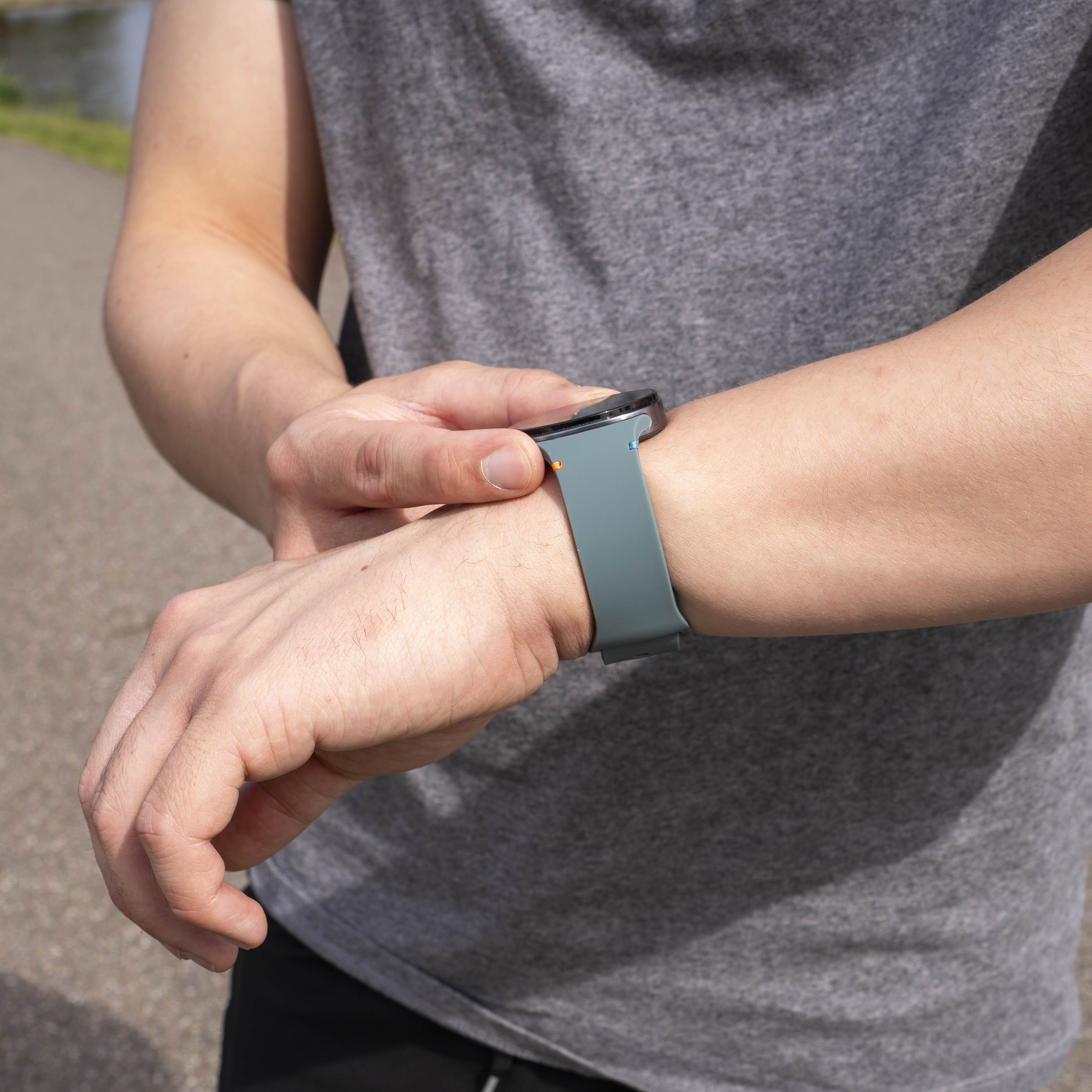 Correa silicona Samsung Galaxy Watch 8 Classic (verde pino)