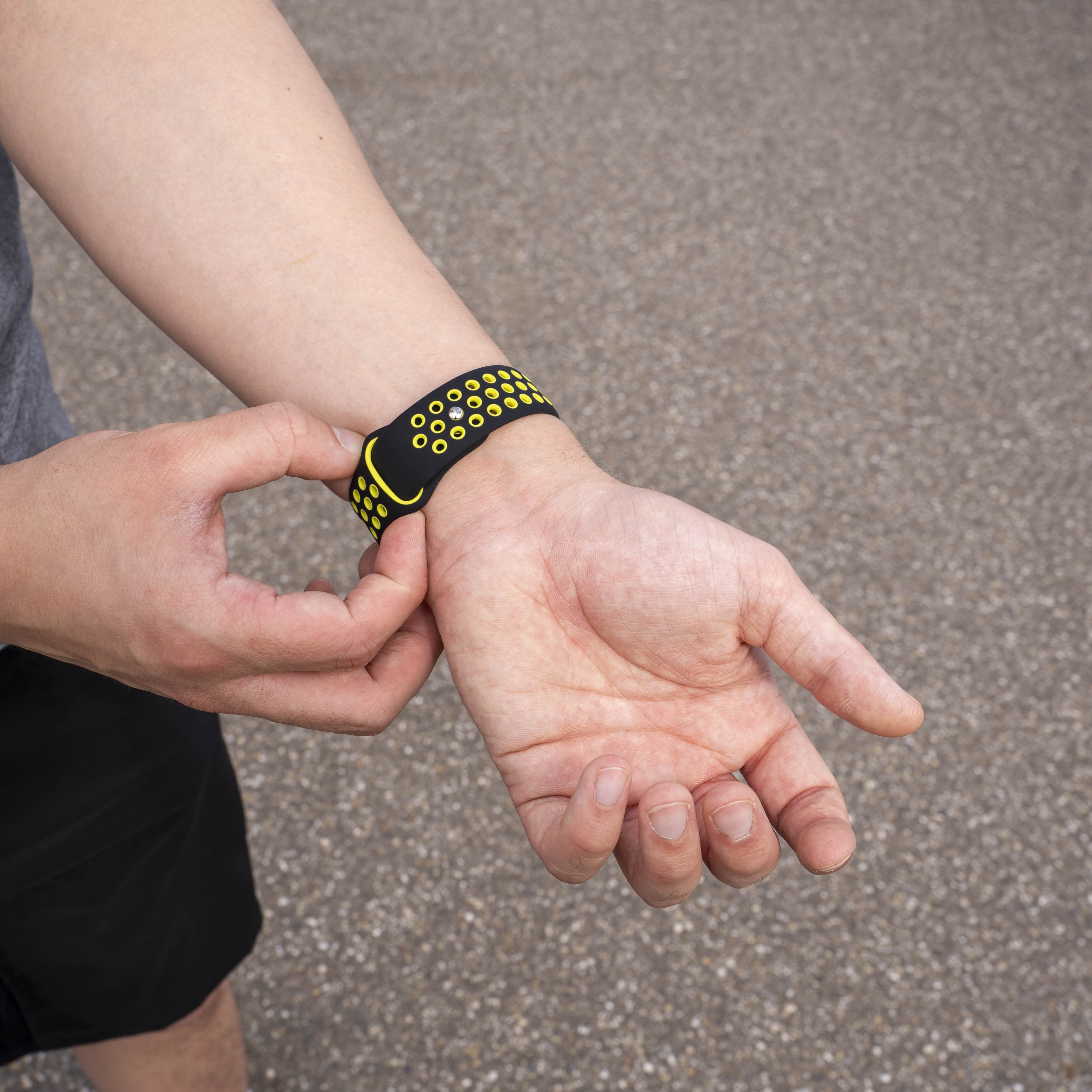 Correa deportiva Samsung Galaxy Watch 8 - 44mm (negro/amarilla)