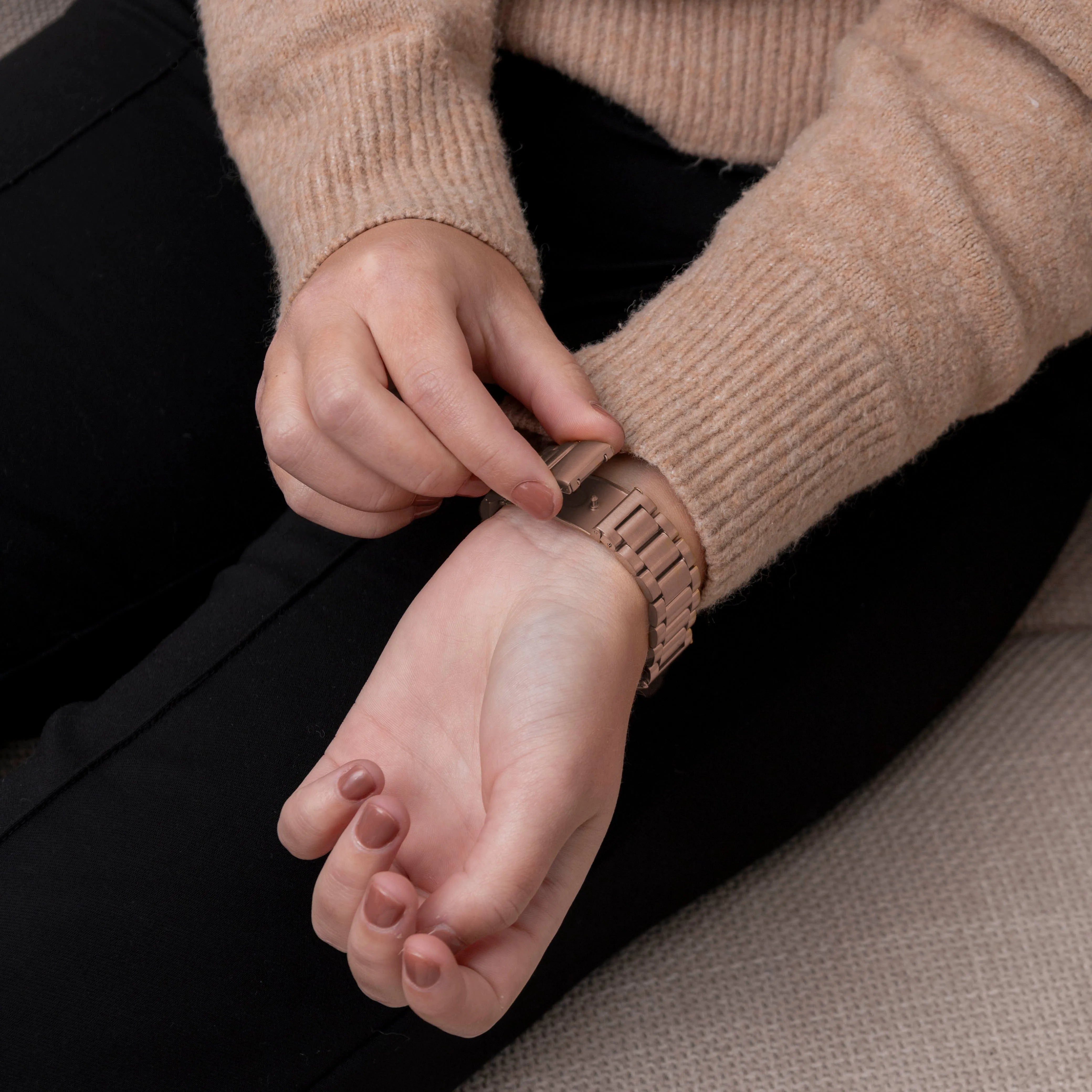 Steel Strap, rose gold, lifestyle photo