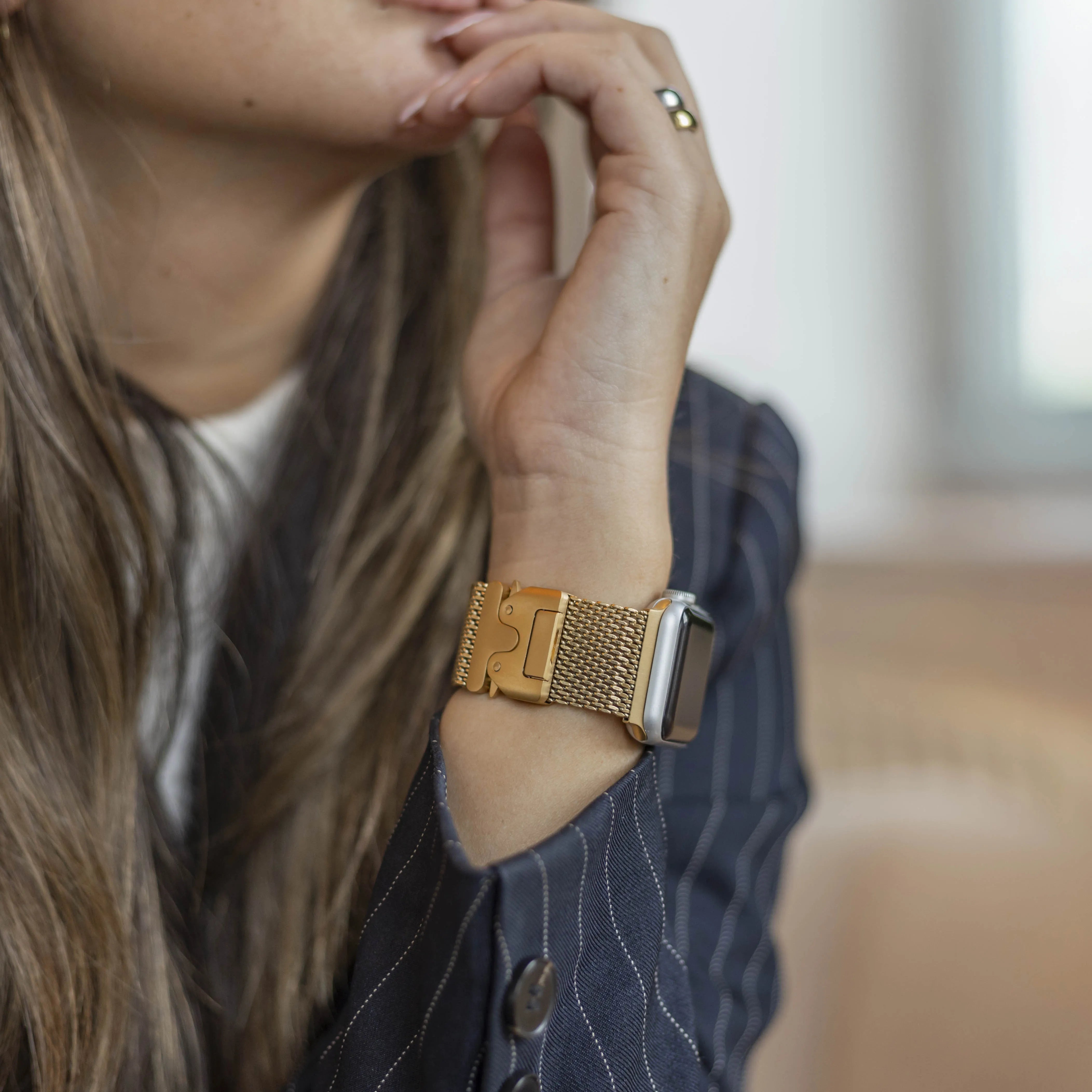 Bandz Correa Milanesa Loop con P-buckle Apple Watch (dorado)