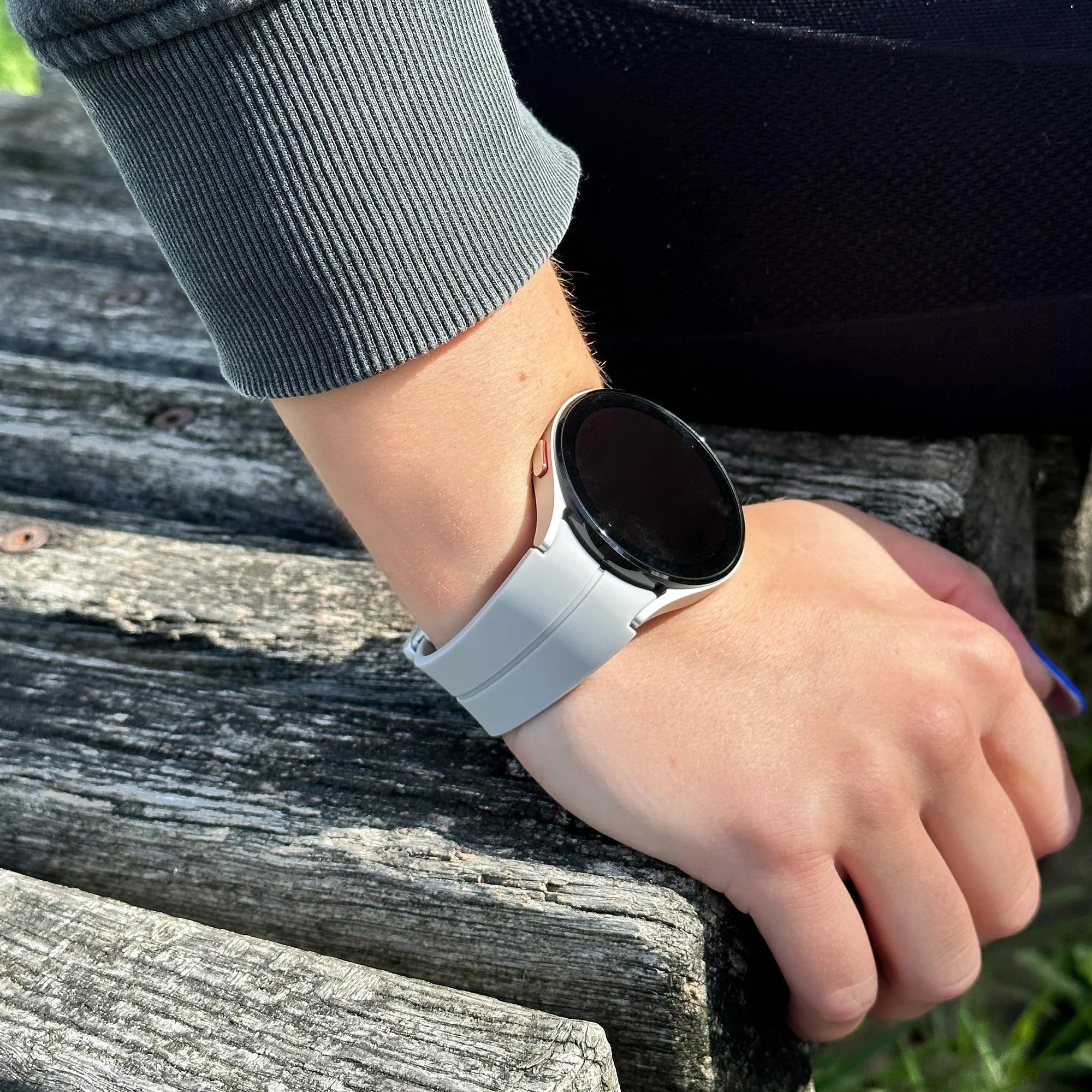 Correa D-Buckle Sport Samsung Galaxy Watch FE (gris)
