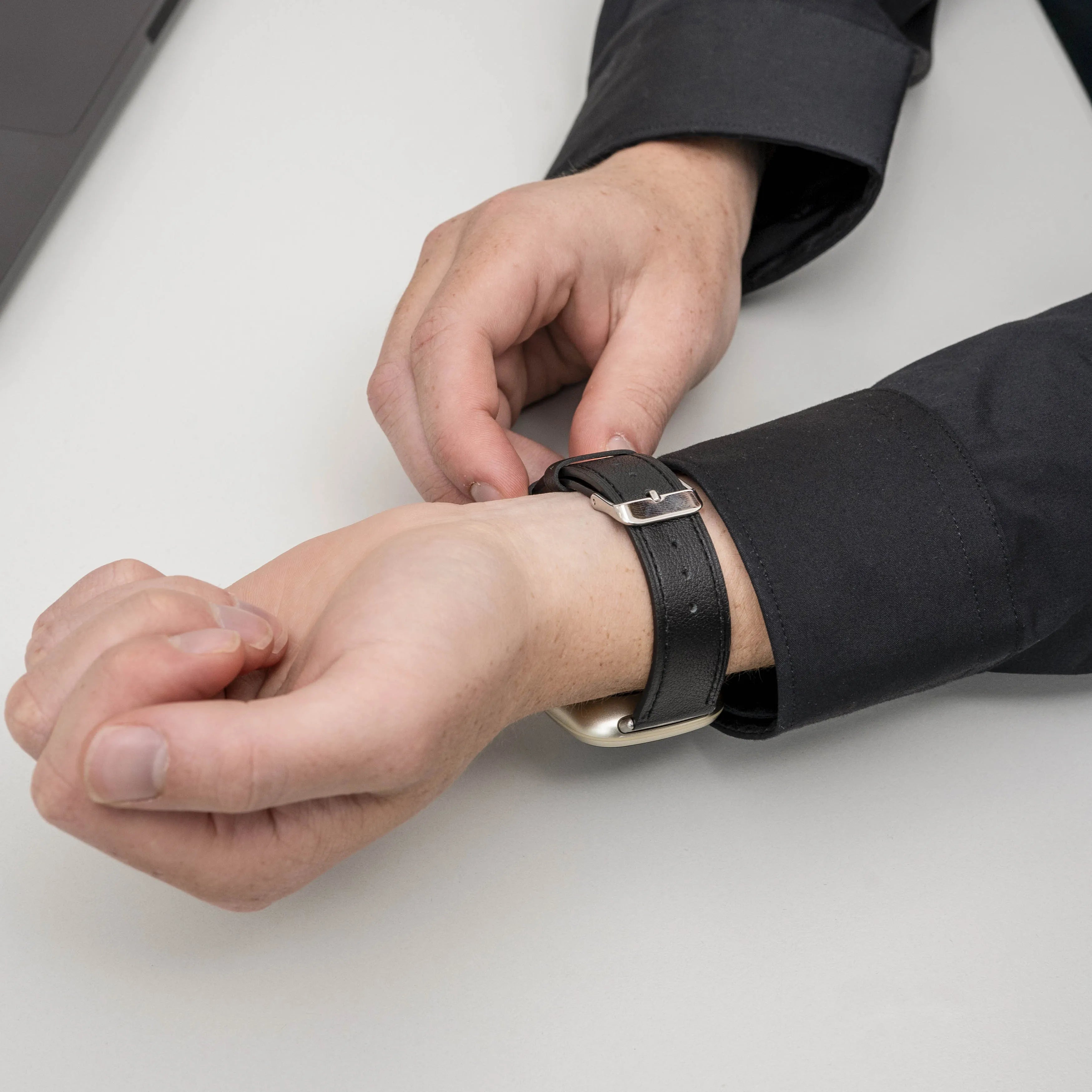 Correa cuero Fitbit Sense (negro)