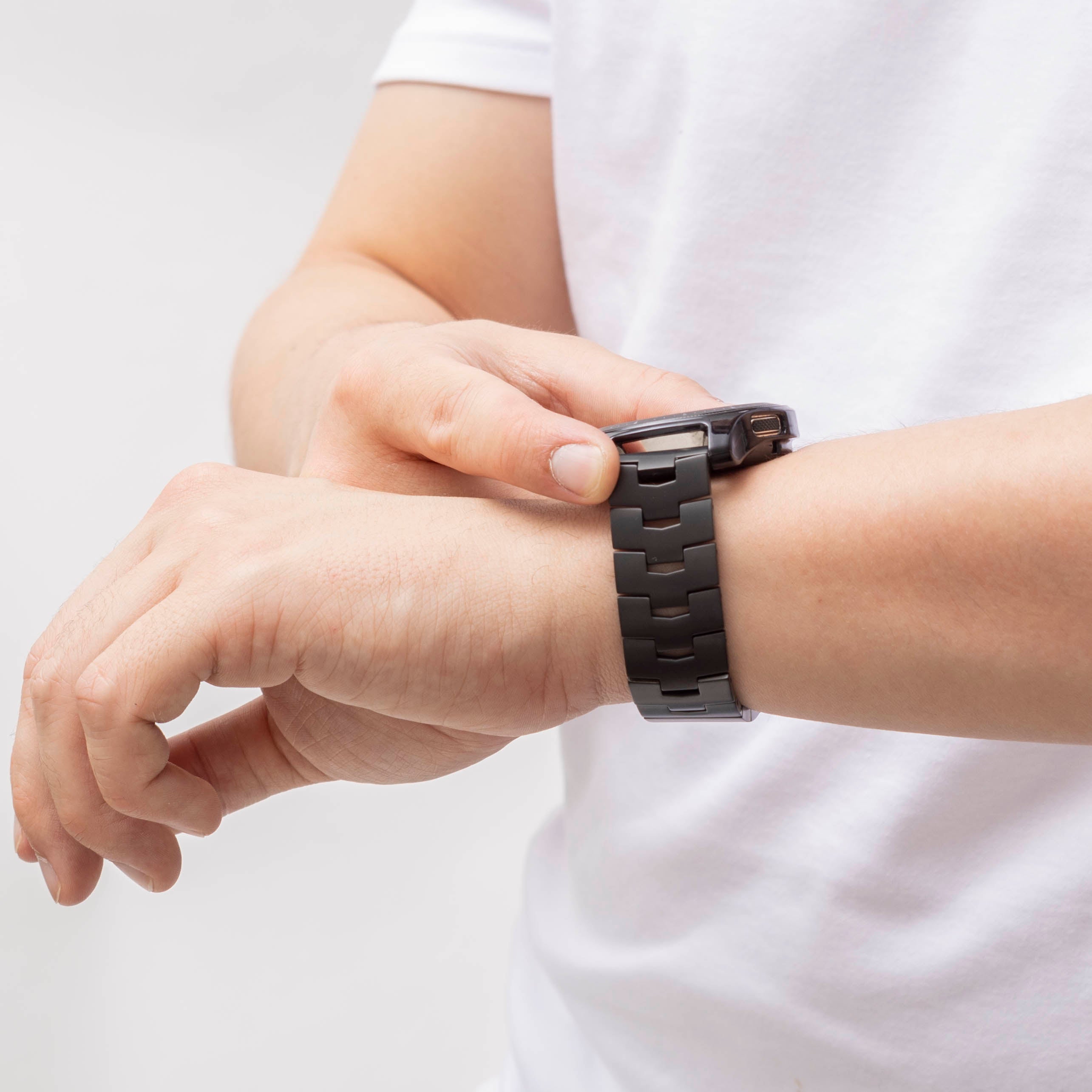 Correa de grano de titanio con hebilla plana Amazfit Bip 6 (negro)