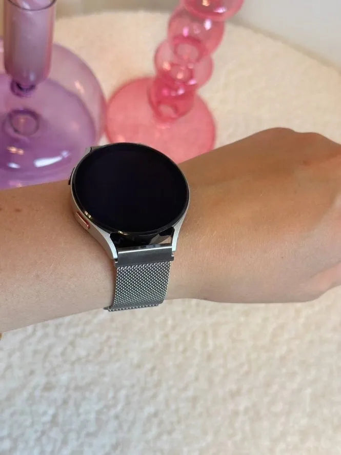 xoxo Wildhearts Polar Grit X Milanese Strap (Silver)
