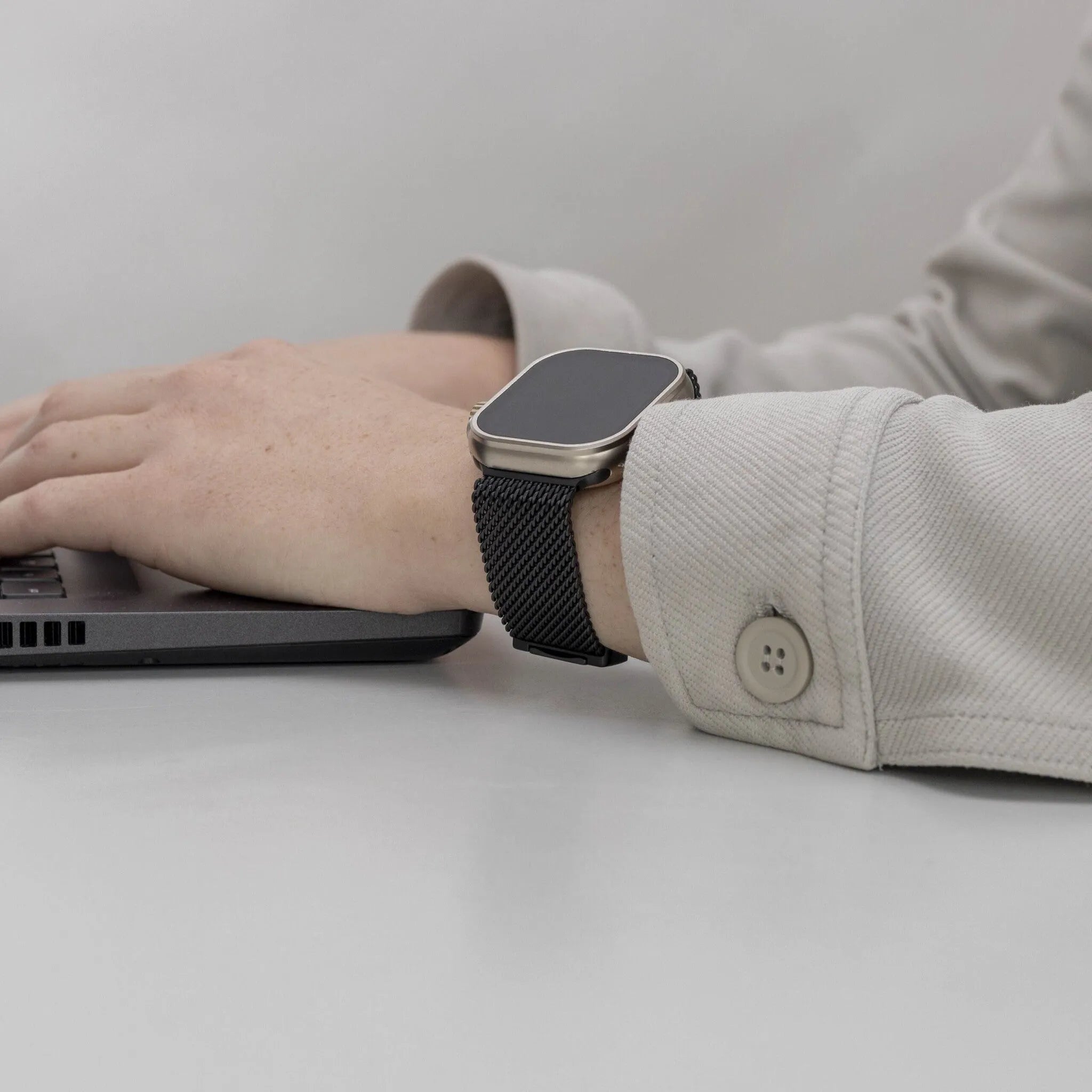 Correa Milanesa de titanio Apple Watch (negro)