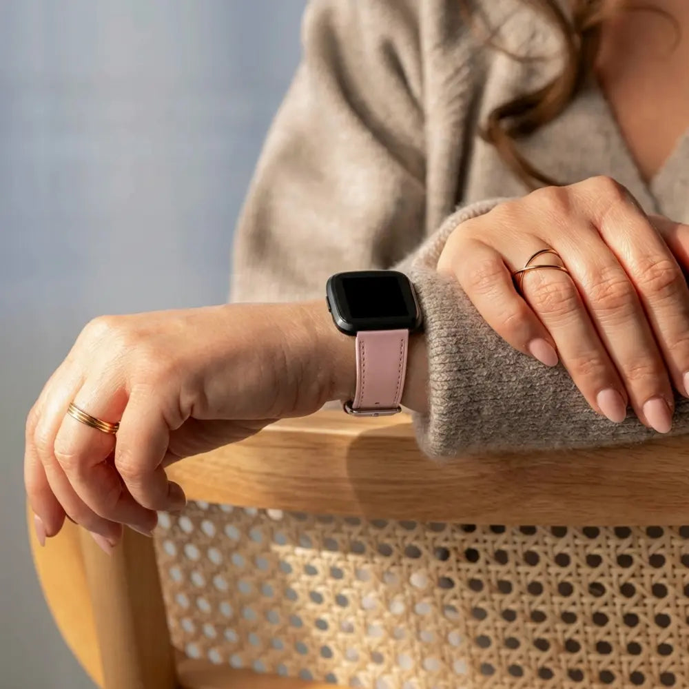 Fitbit Versa (2) modern leren band (roze)