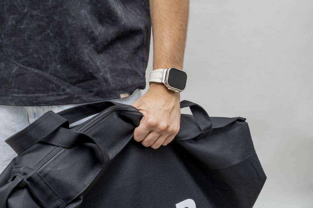 BALR. Correa de silicona Apple Watch Ultra Liquid (beige/titanio)