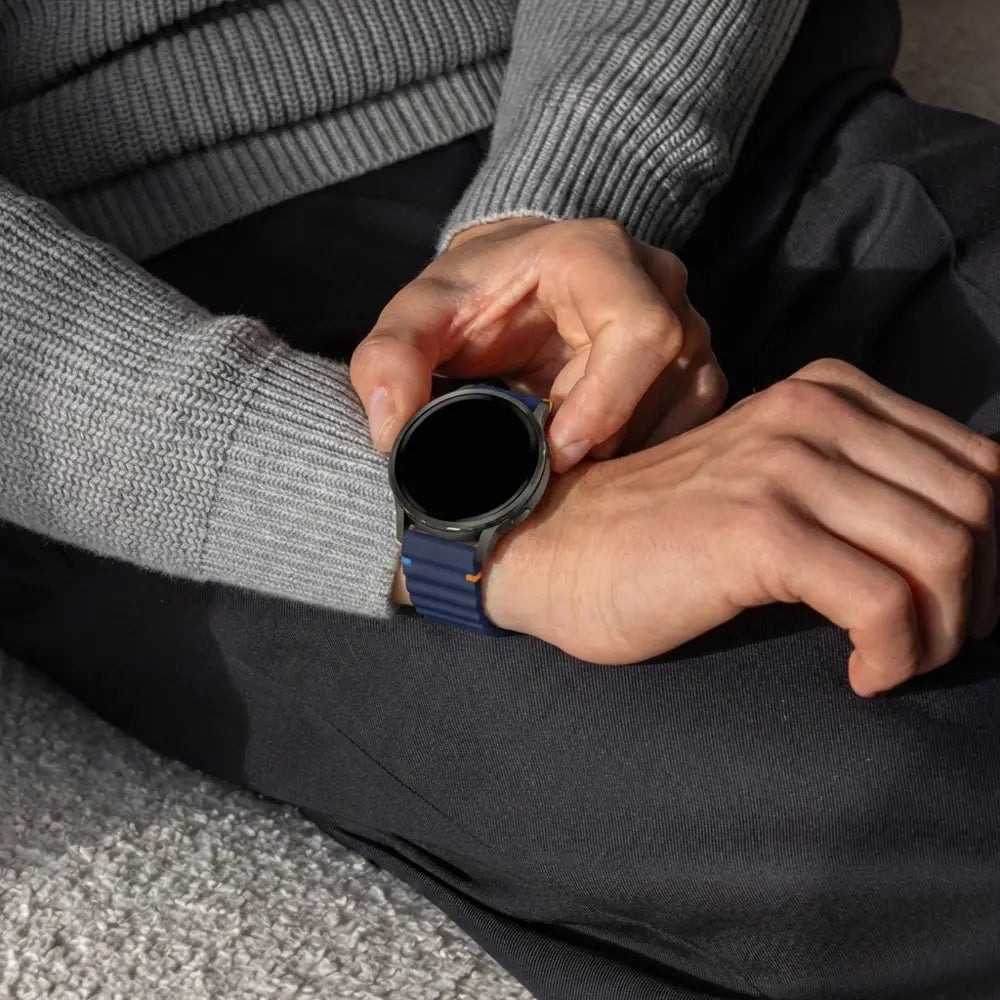 Bandz Garmin Forerunner 570 - 47mm Silicone Strap 'Wave' (Dark Blue)