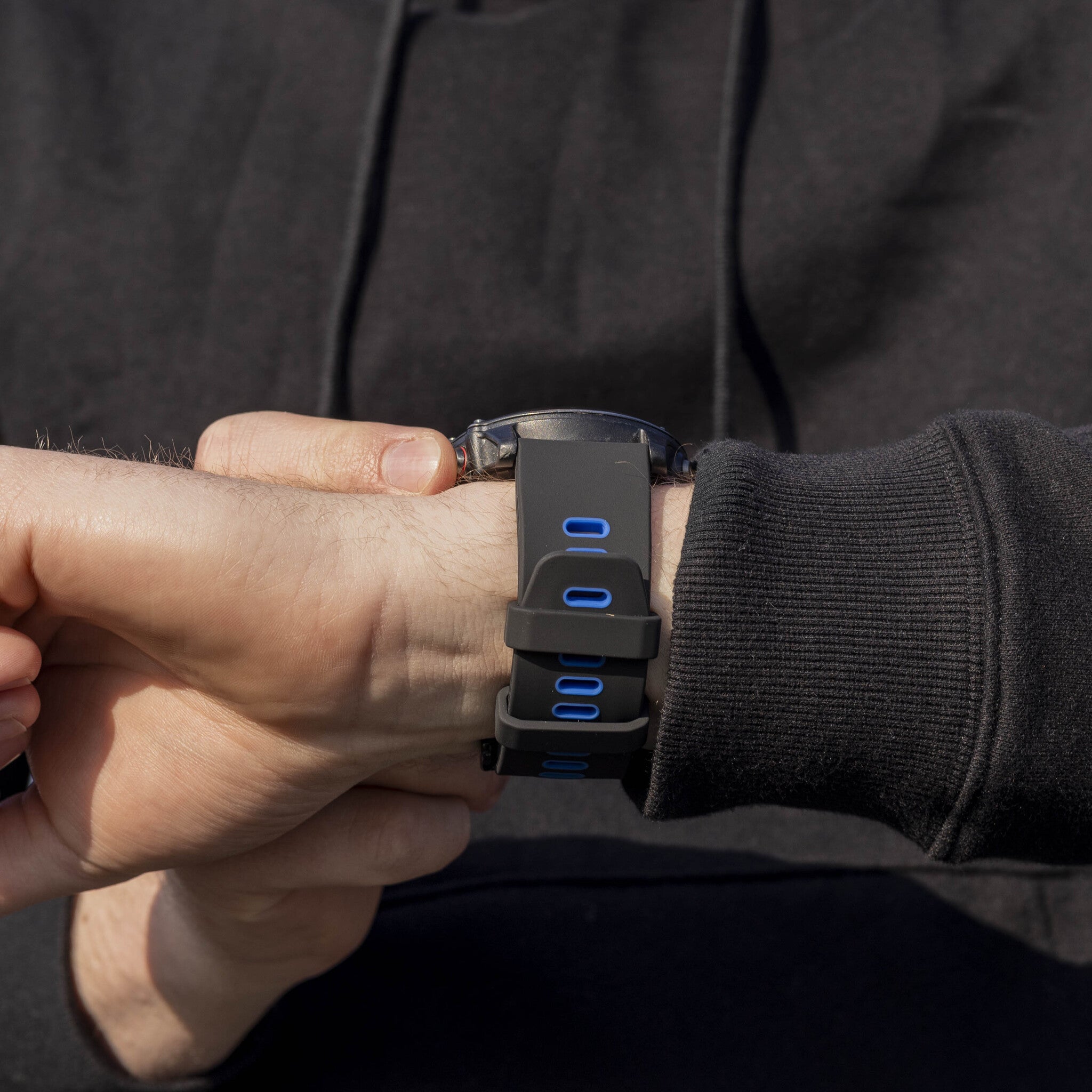 Garmin Descent MK1 Sport Strap with Buckle (Black/Blue)