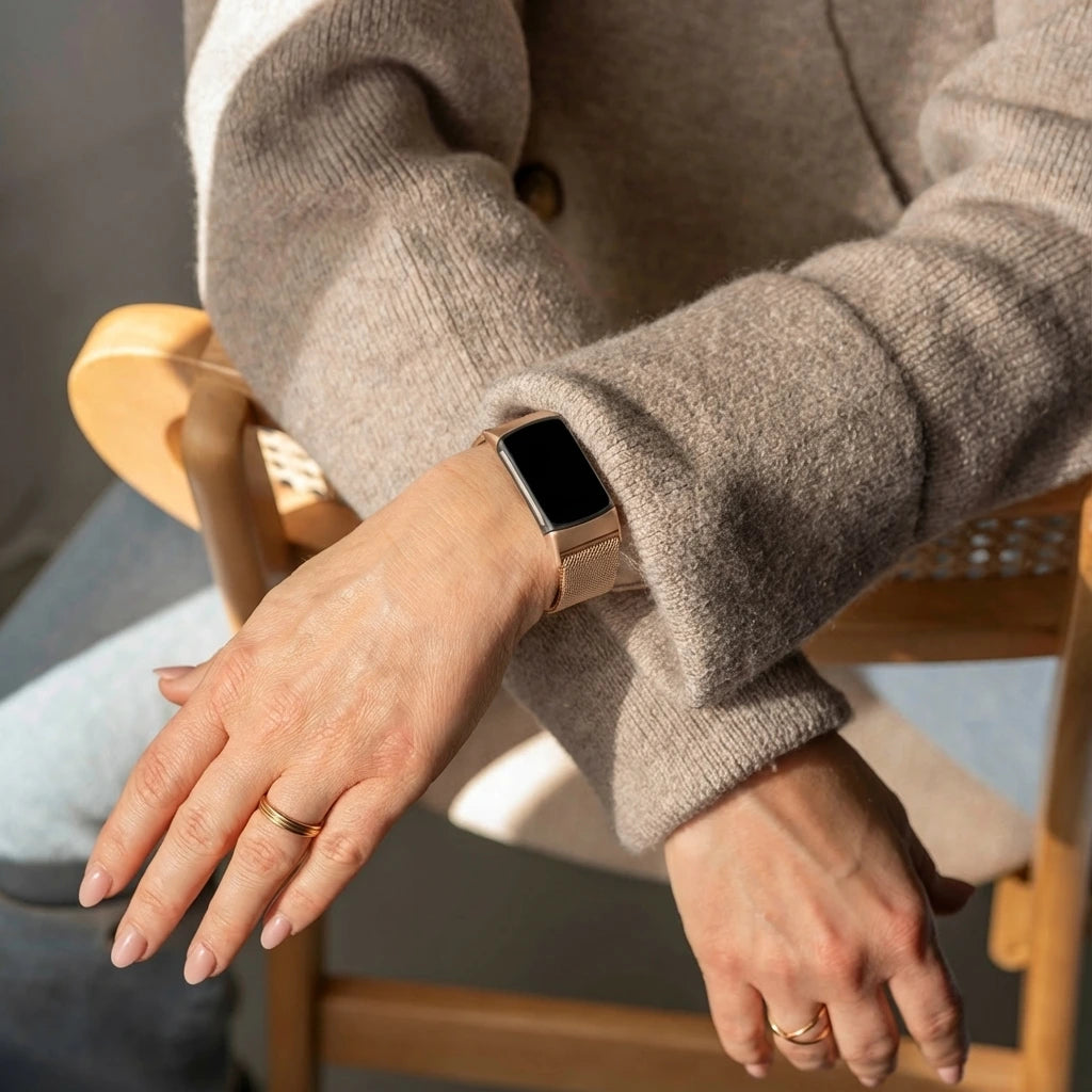 Correa milanesa Fitbit Charge 5 (oro rosa)