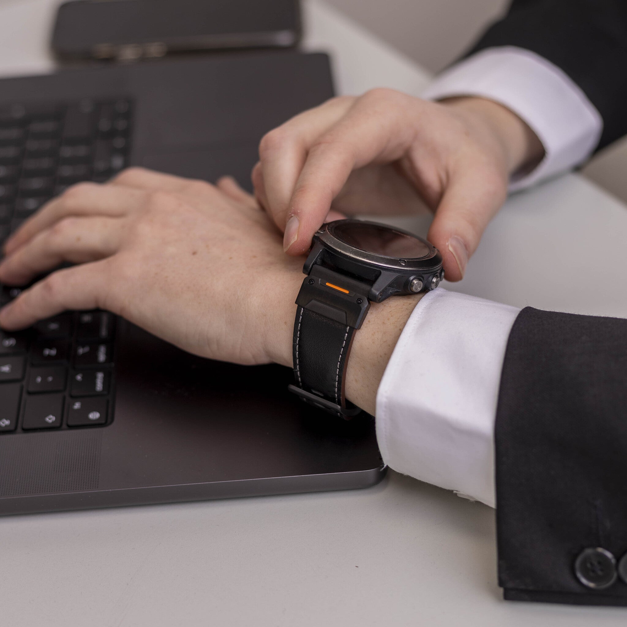 Garmin D2 Delta PX Genuine Leather Strap (Black)