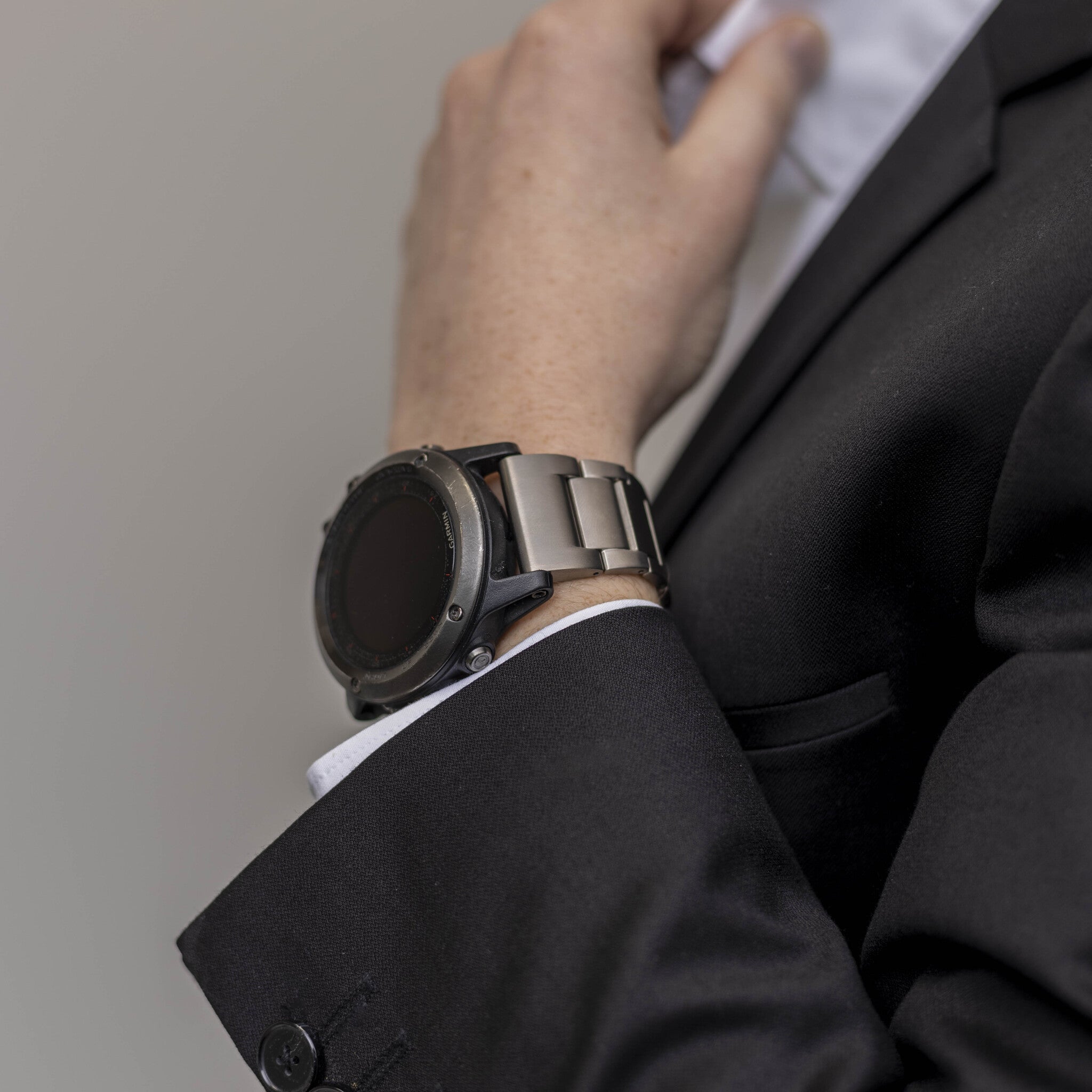 Correa titanio magnético Garmin Fenix E (plateado)