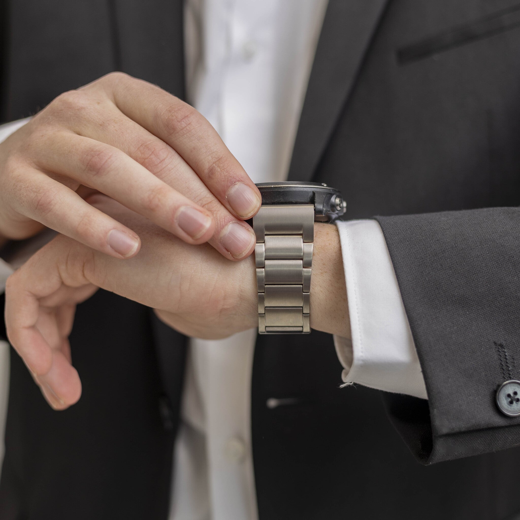 Garmin Quatix 8 - 47mm Magnetic Titanium Strap (Silver)