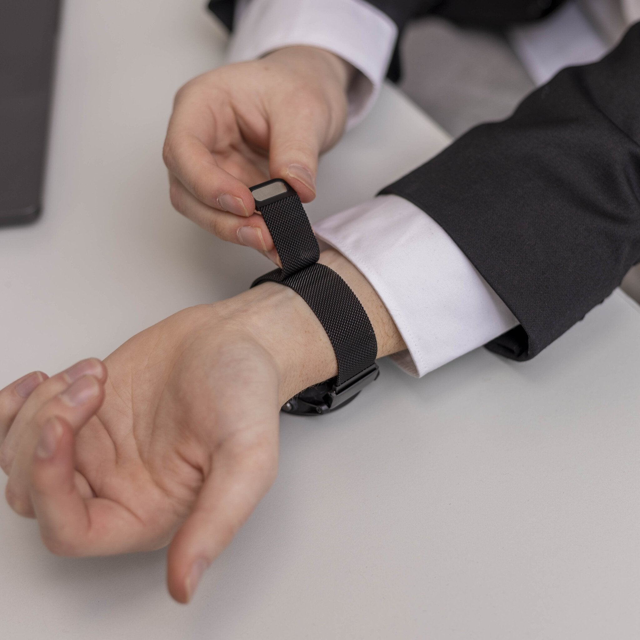 Garmin Descent MK2(i) Milanese Strap (Black)