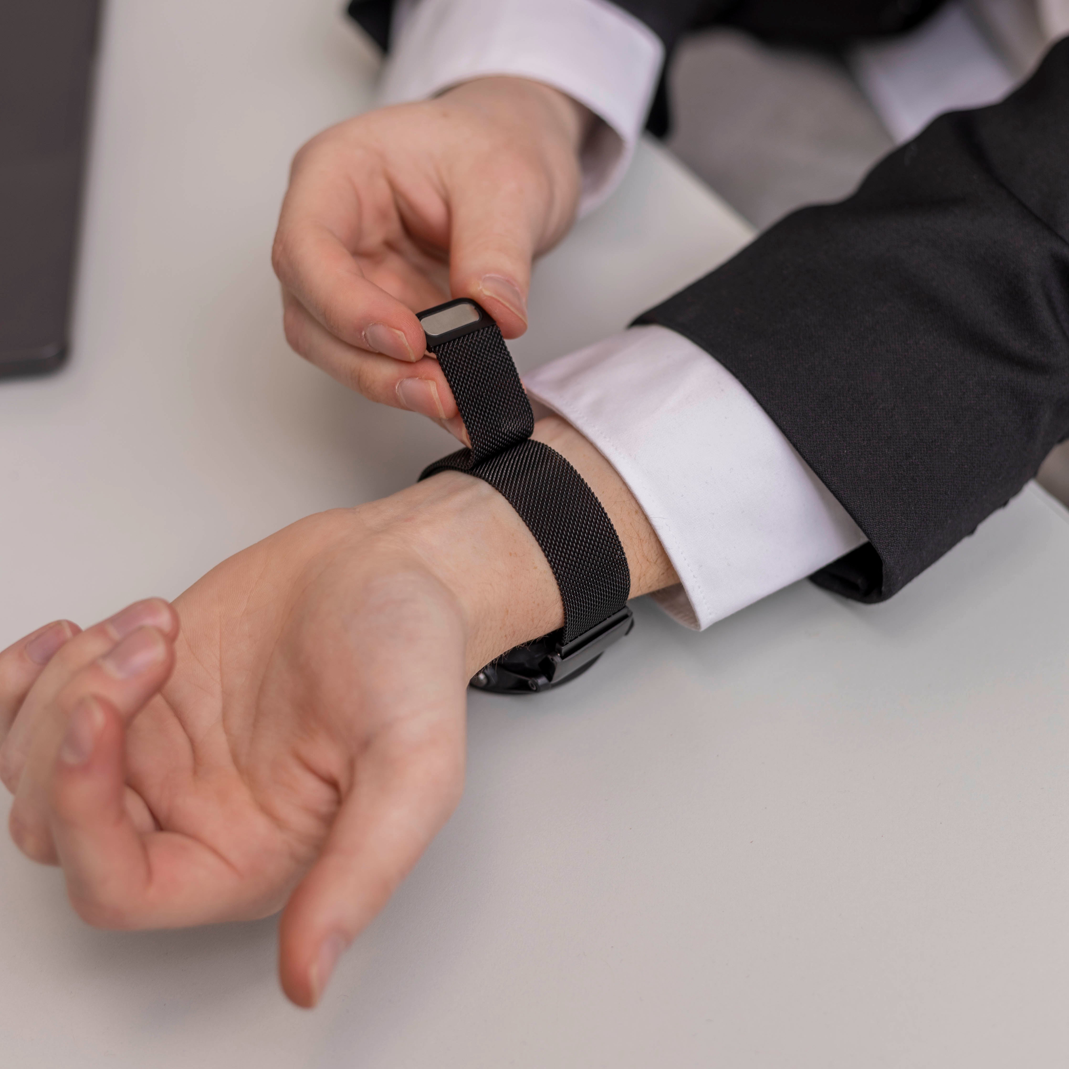 Correa Milanesa Garmin Quatix 3 / 6x / 7x Solar (negro)