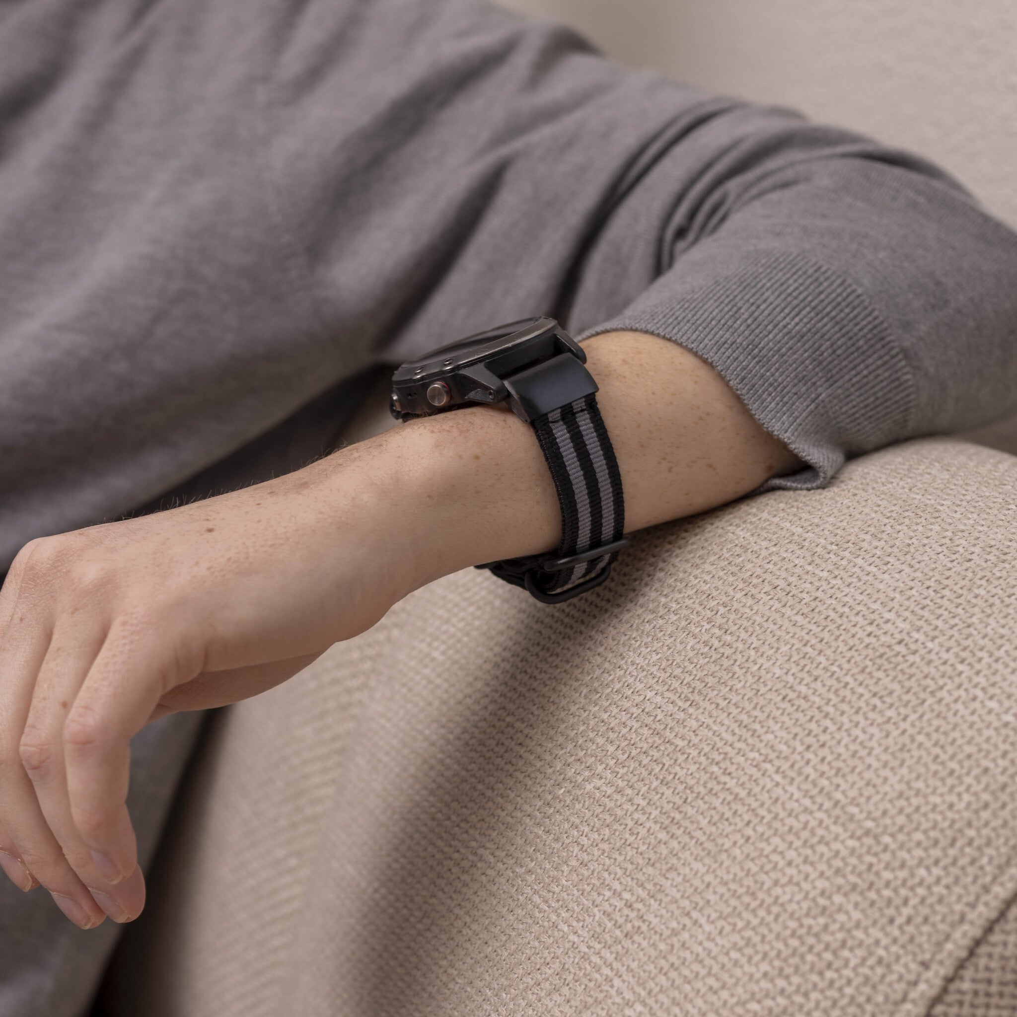 Correa nylon con hebilla Garmin Fenix 5x/6x (negro/gris)