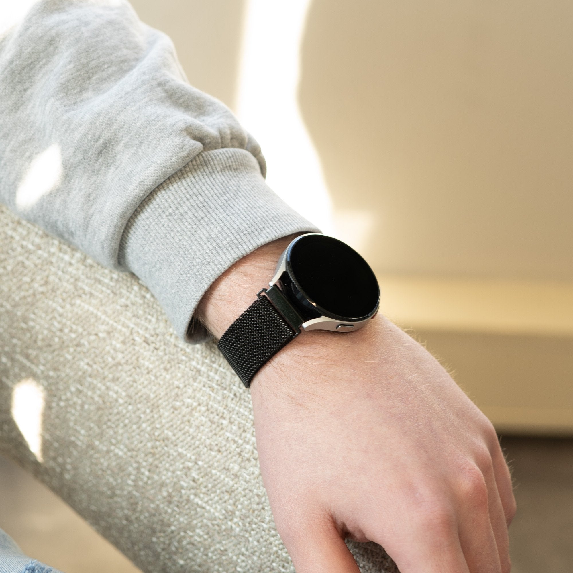 Samsung Galaxy Watch 7 - 44mm Milanese Strap (Black)