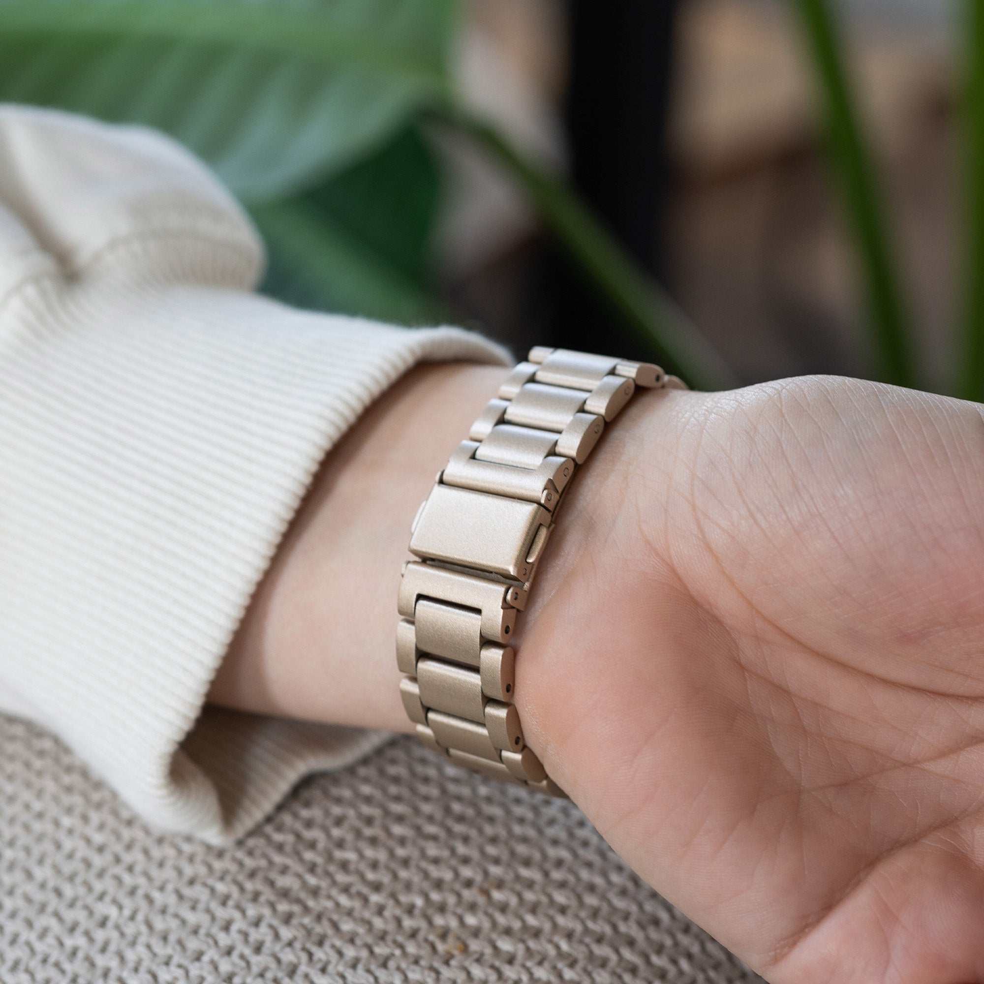 Fitbit Charge 5 Steel Strap (Champagne)