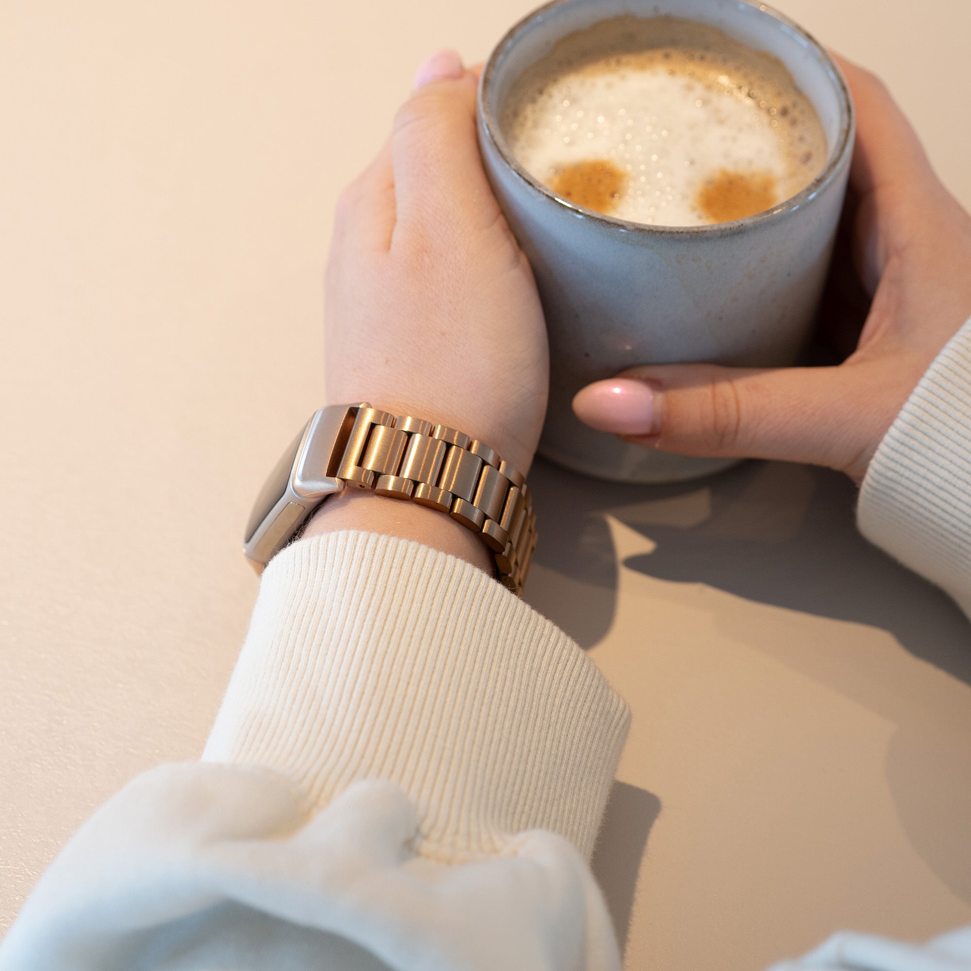 Correa acero Fitbit Charge 5 (oro rosa)