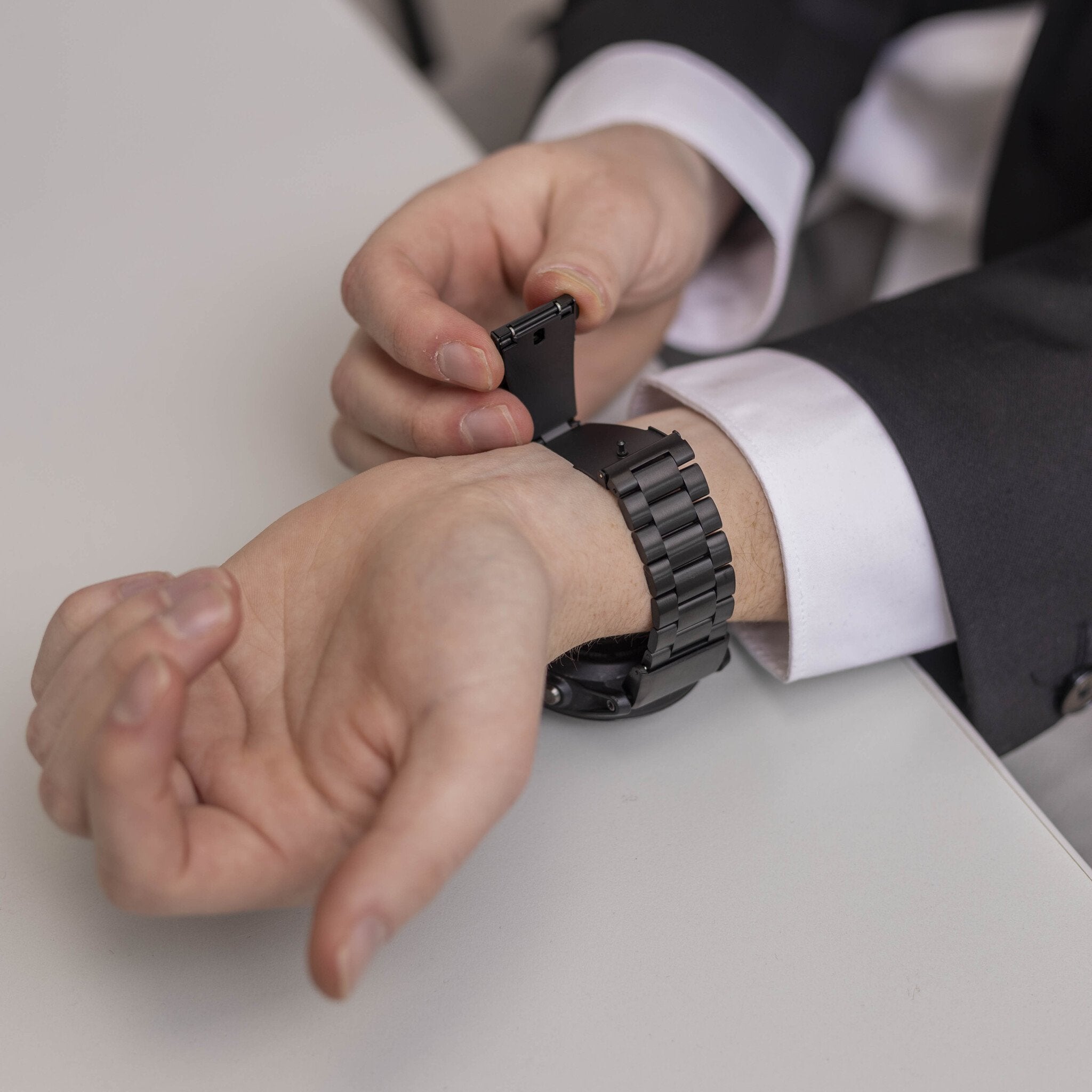 Garmin Instinct 2 Steel Strap (Black)