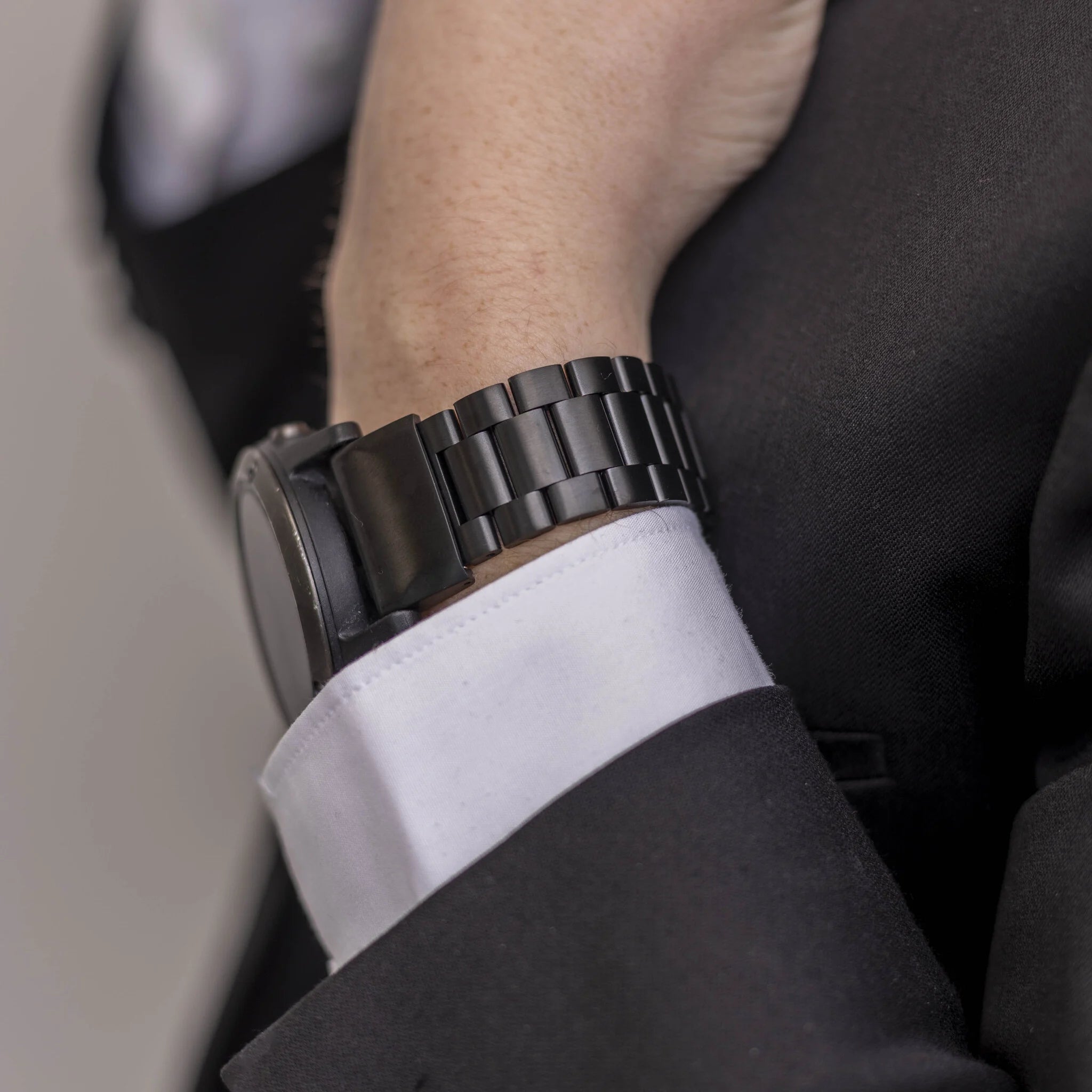 Garmin Forerunner 945 Steel Strap (Black)