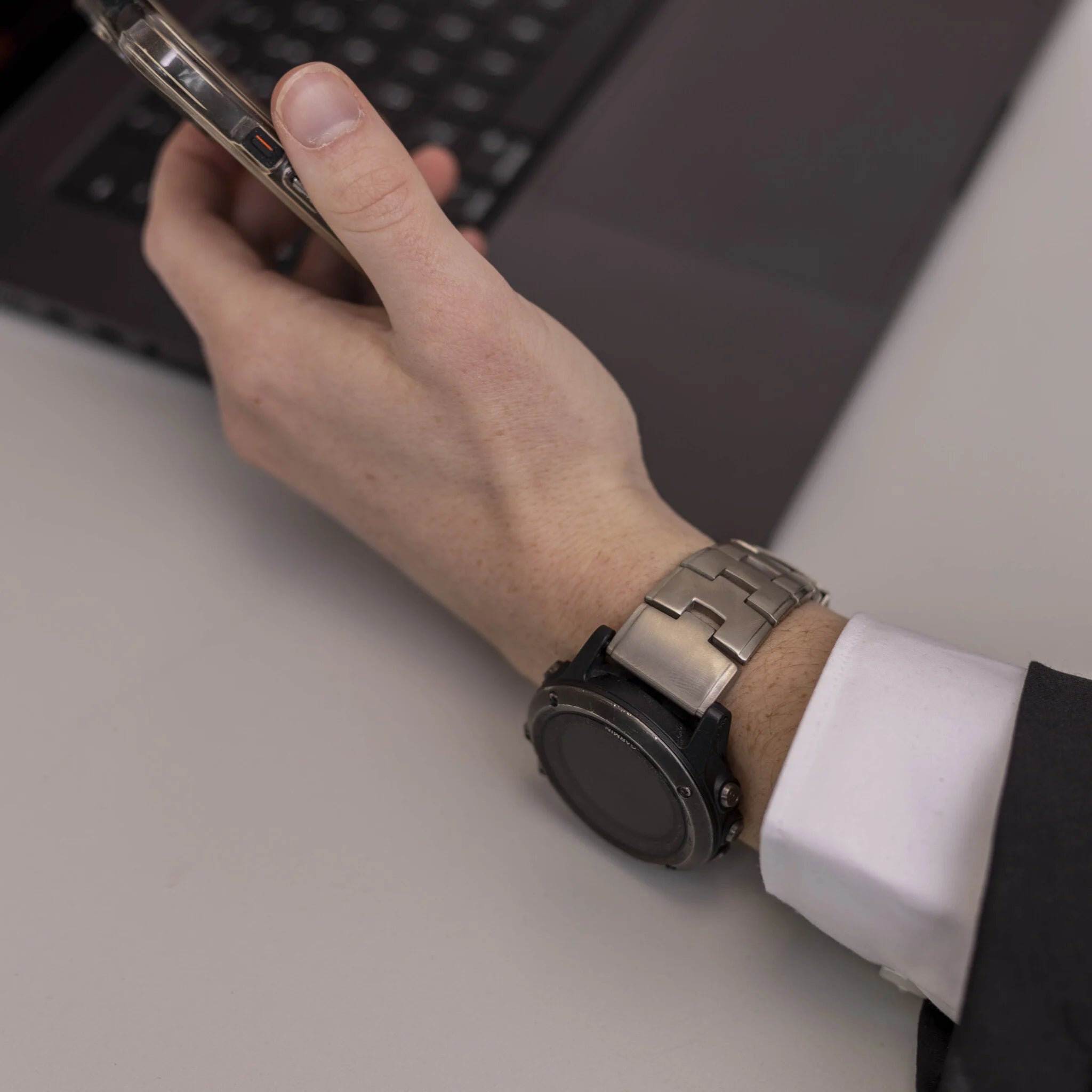 Garmin Forerunner 945 Titanium Strap (Silver)