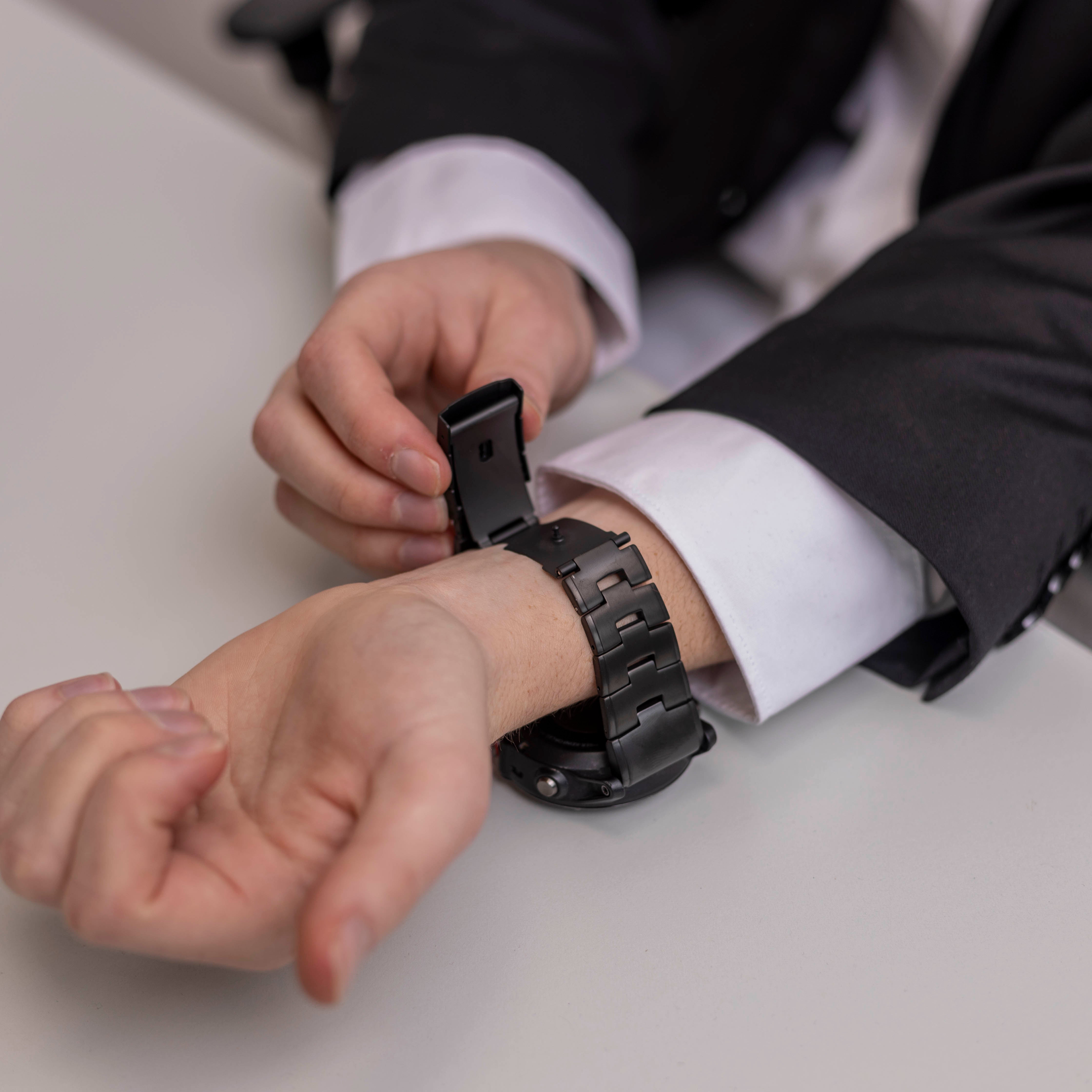 Bandz Correa sólido titanio Garmin Fenix 8 - 51mm (negro)